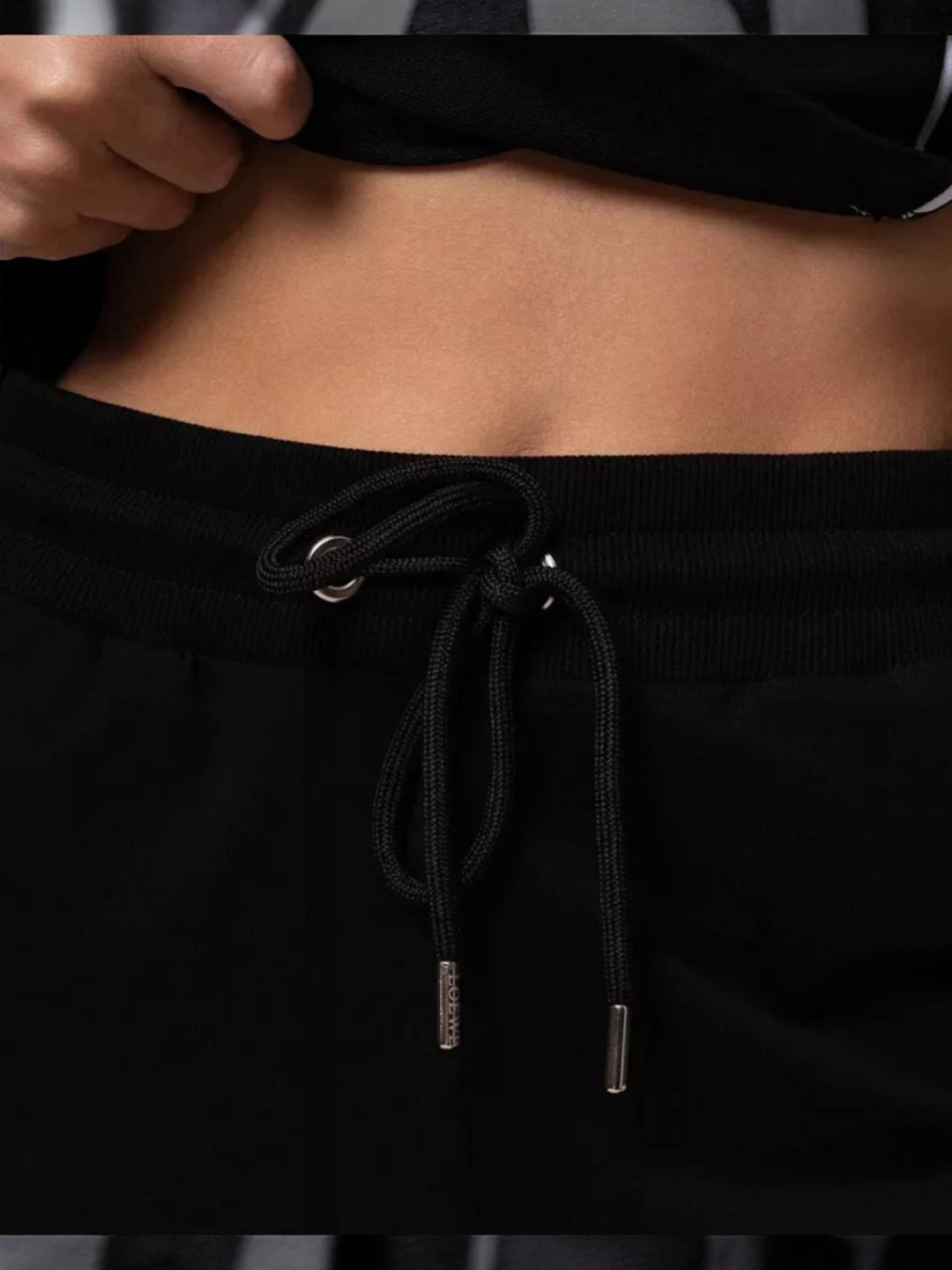 Rus porno yoqolgan va undressed