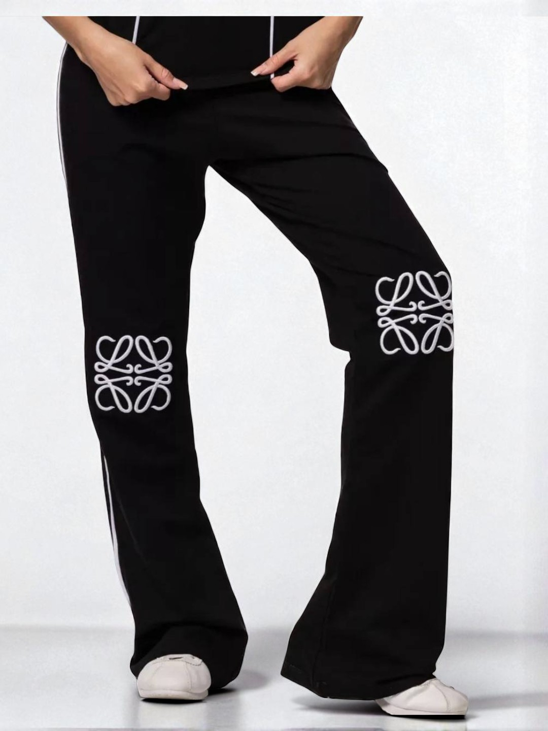 Men etuk turmushga chiqqan ayolni sikayotganimning birinchi shaxs surati Qizlar ustida uzun mushuklar