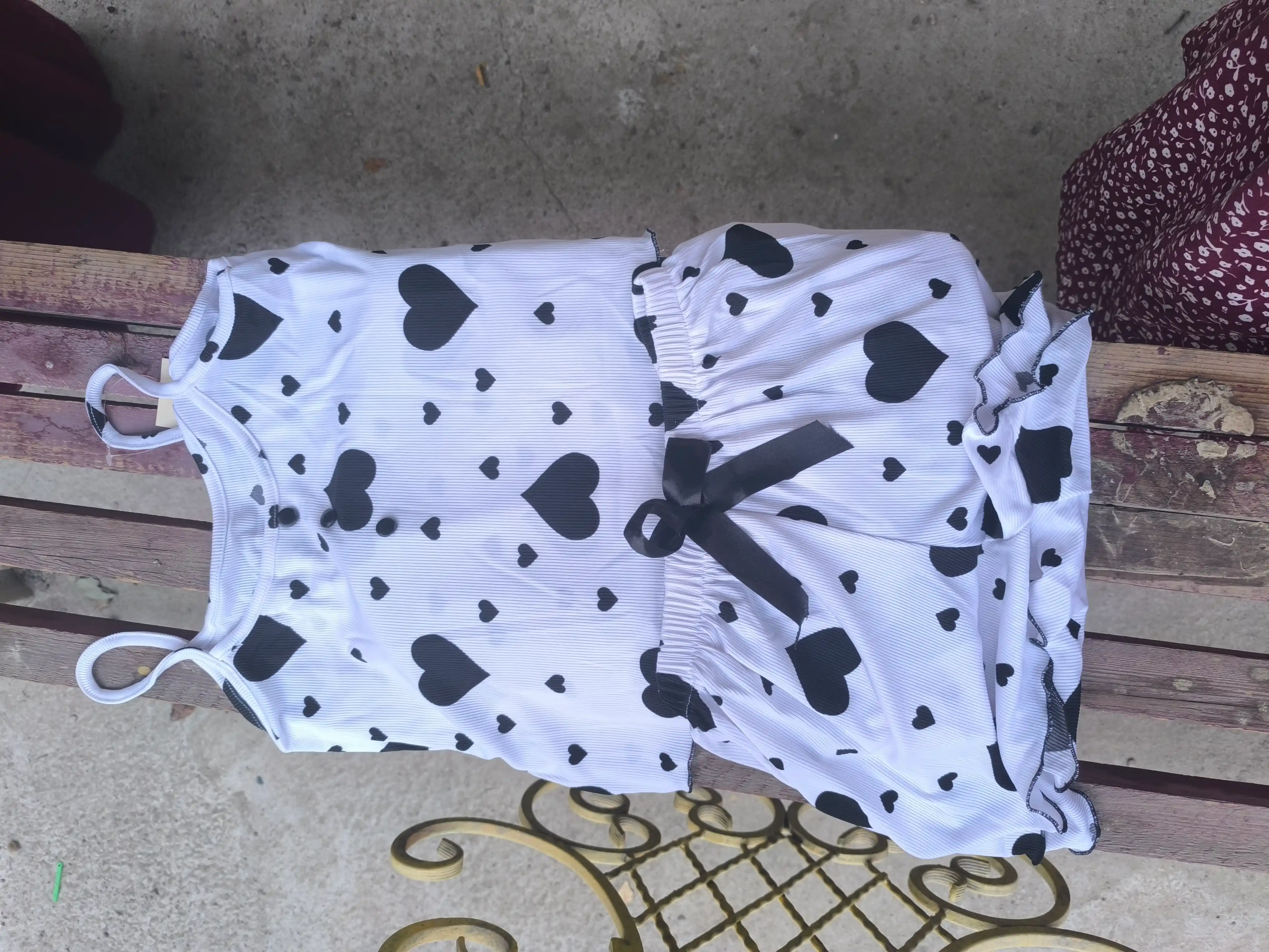 Ayollar uchun pijama to'plami, top va shorti