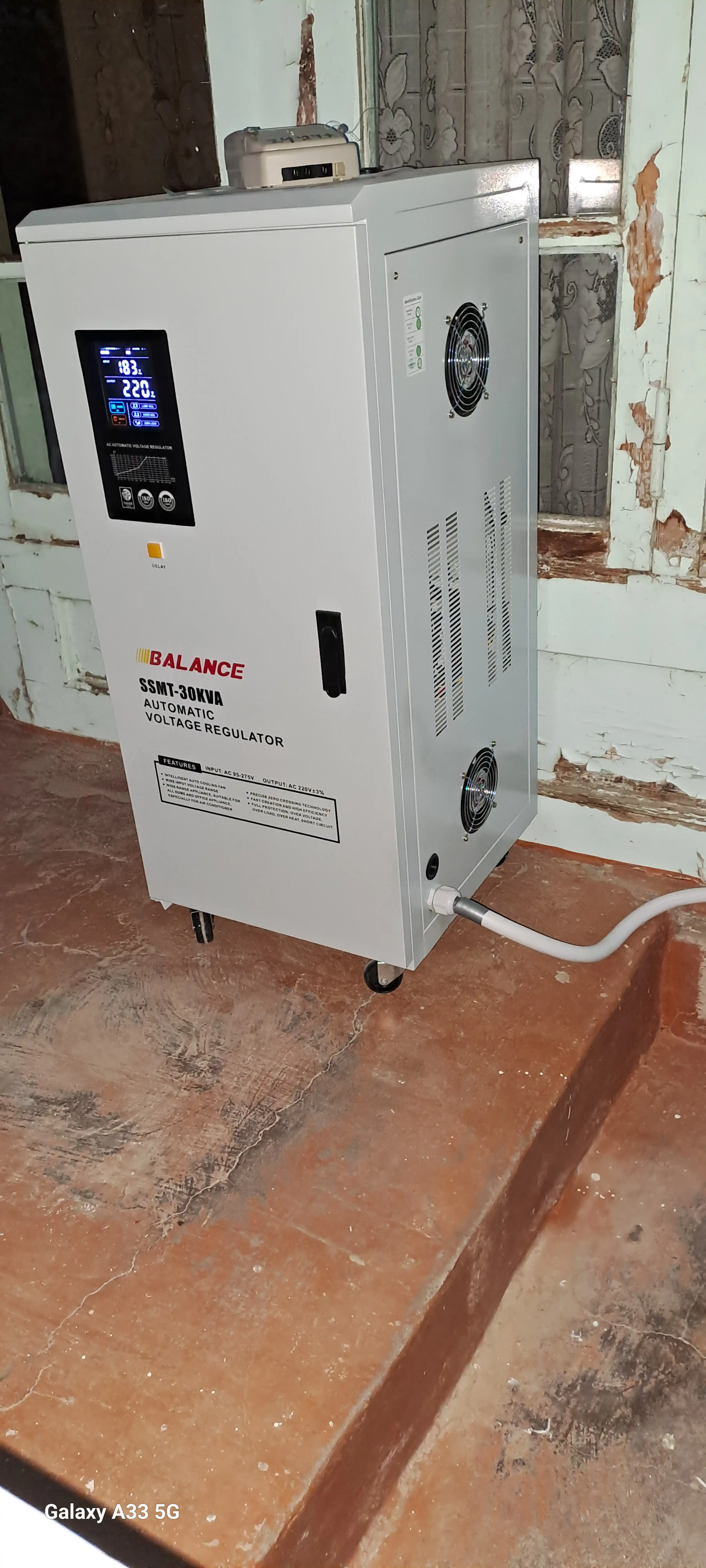 Kuchlanish stabilizatori Balance 30 kVA, latorli, 100-250V