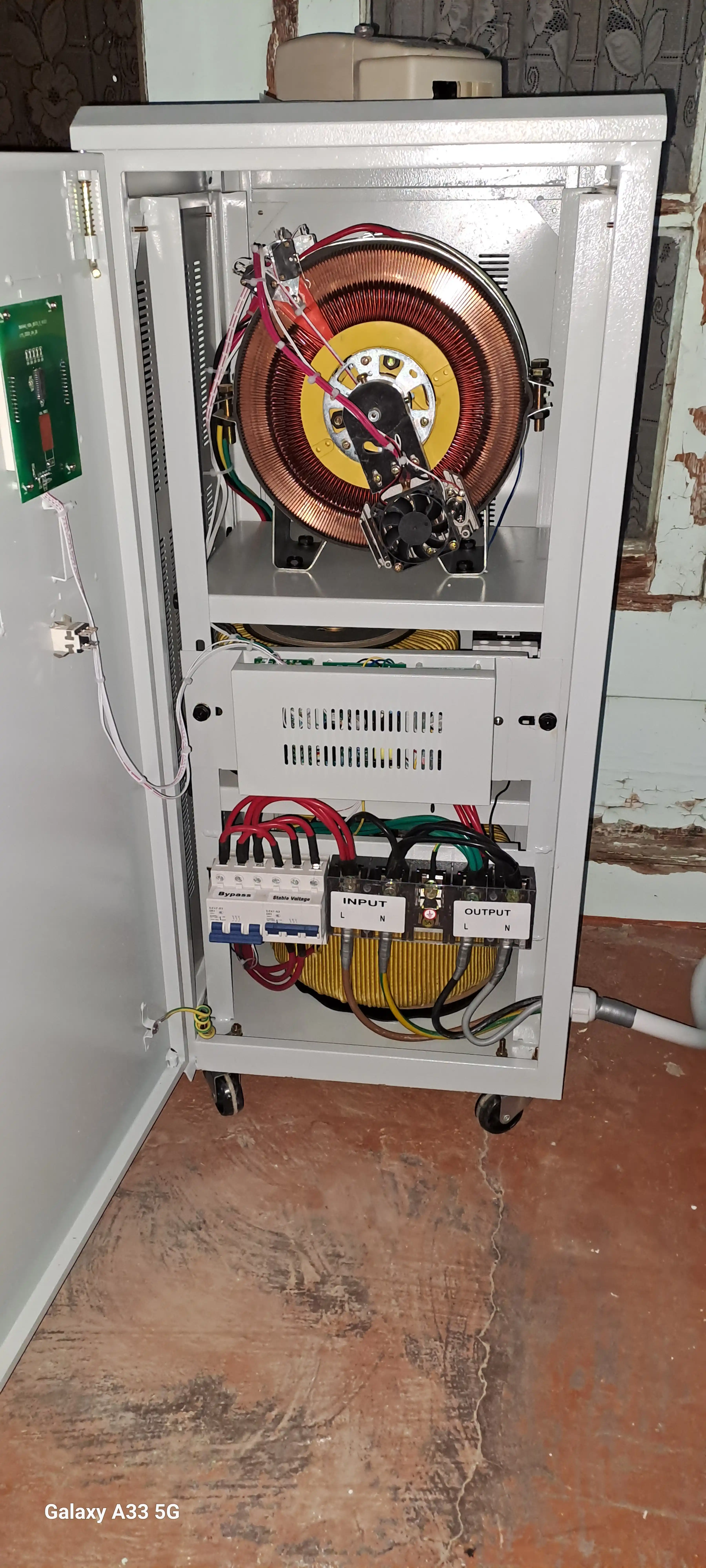 Kuchlanish stabilizatori Balance 30 kVA, latorli, 100-250V