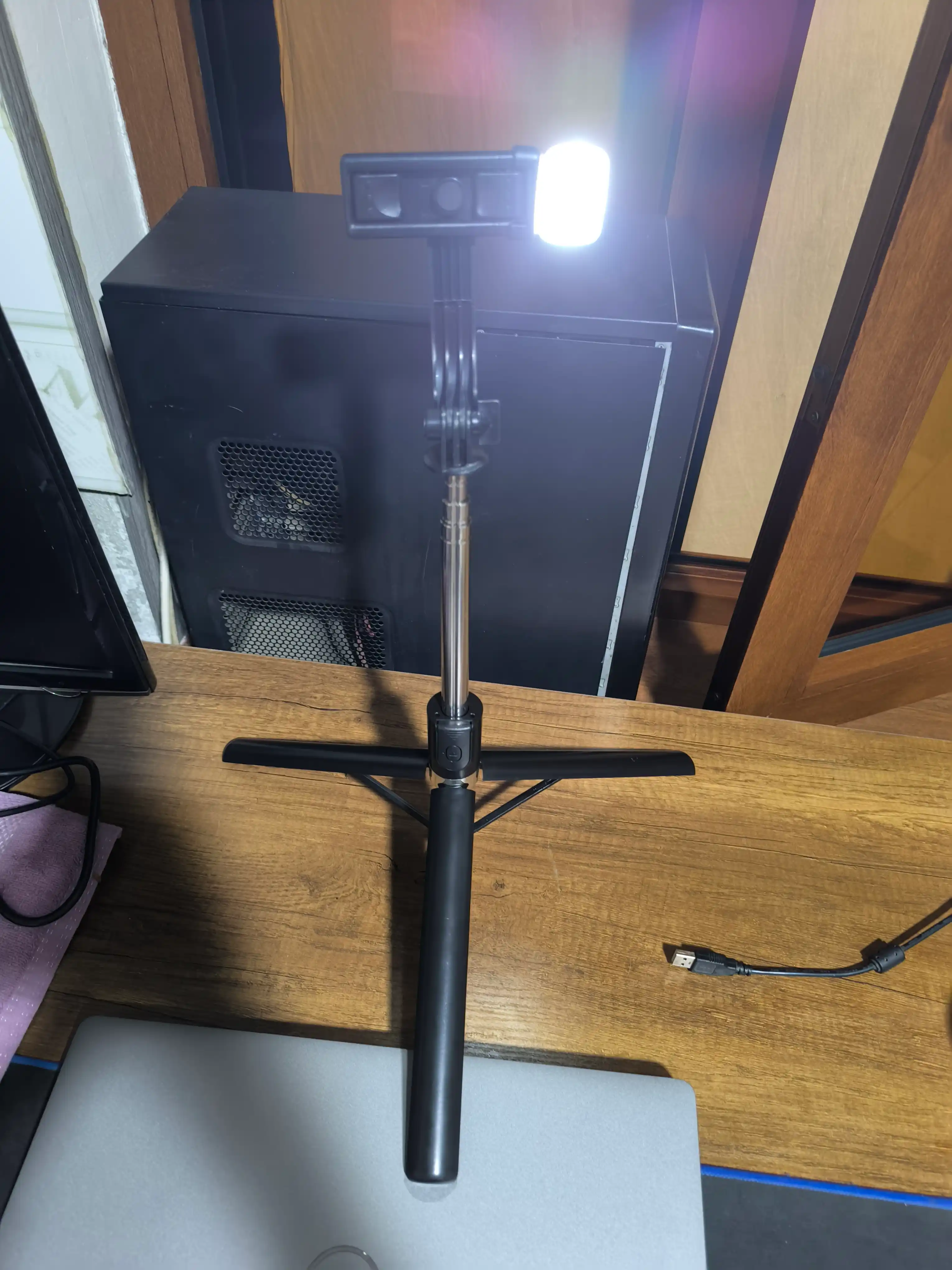 Telefon uchun shtativ, selfi uchun monopodi, Bluetooth pulti va chiroq bilan, 170 sm
