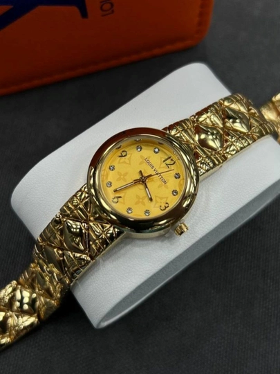 Женские наручные часы Louis vuitton