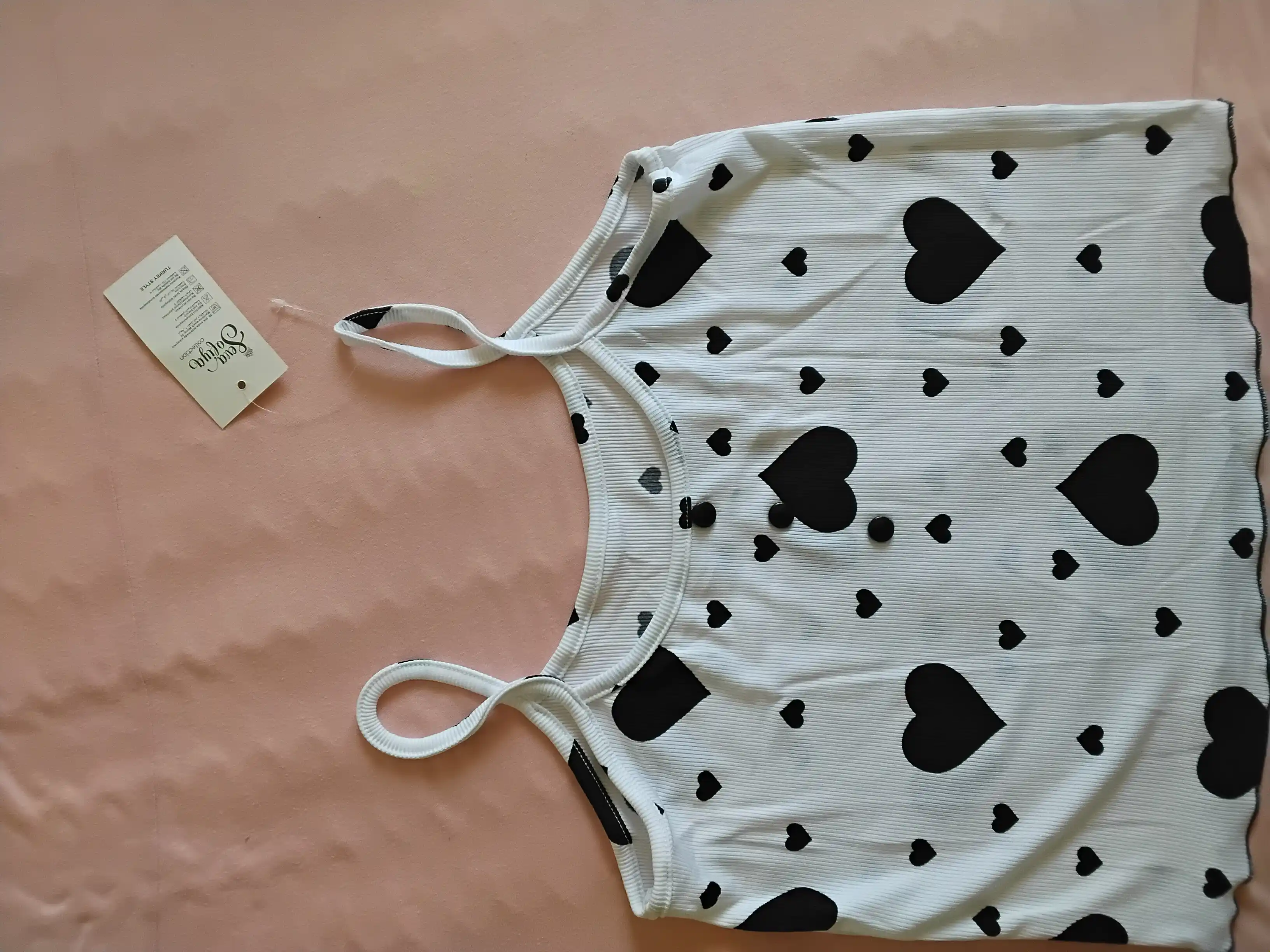 Ayollar uchun pijama to'plami, top va shorti