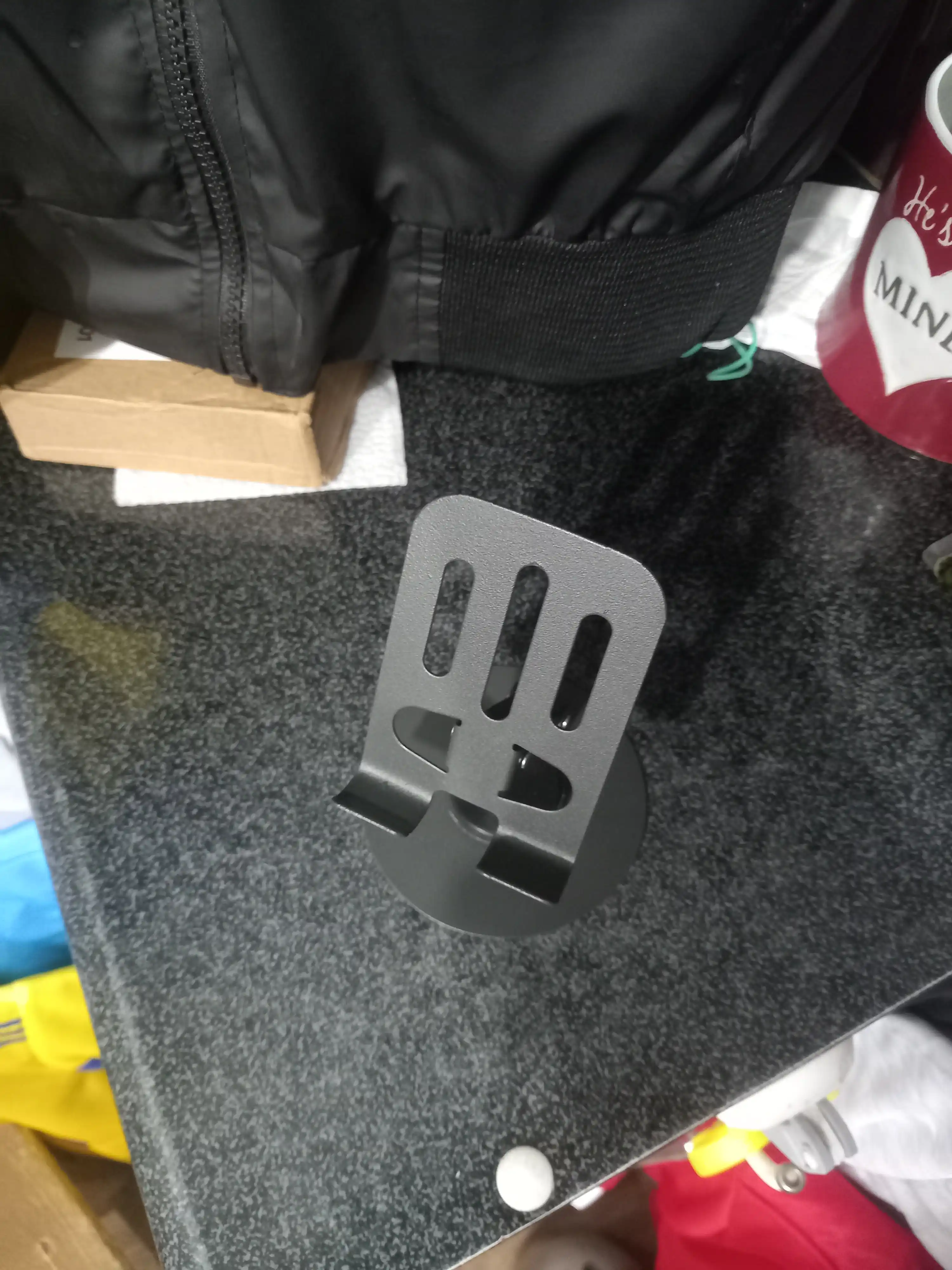 Telefon uchun mustahkam metall taglik