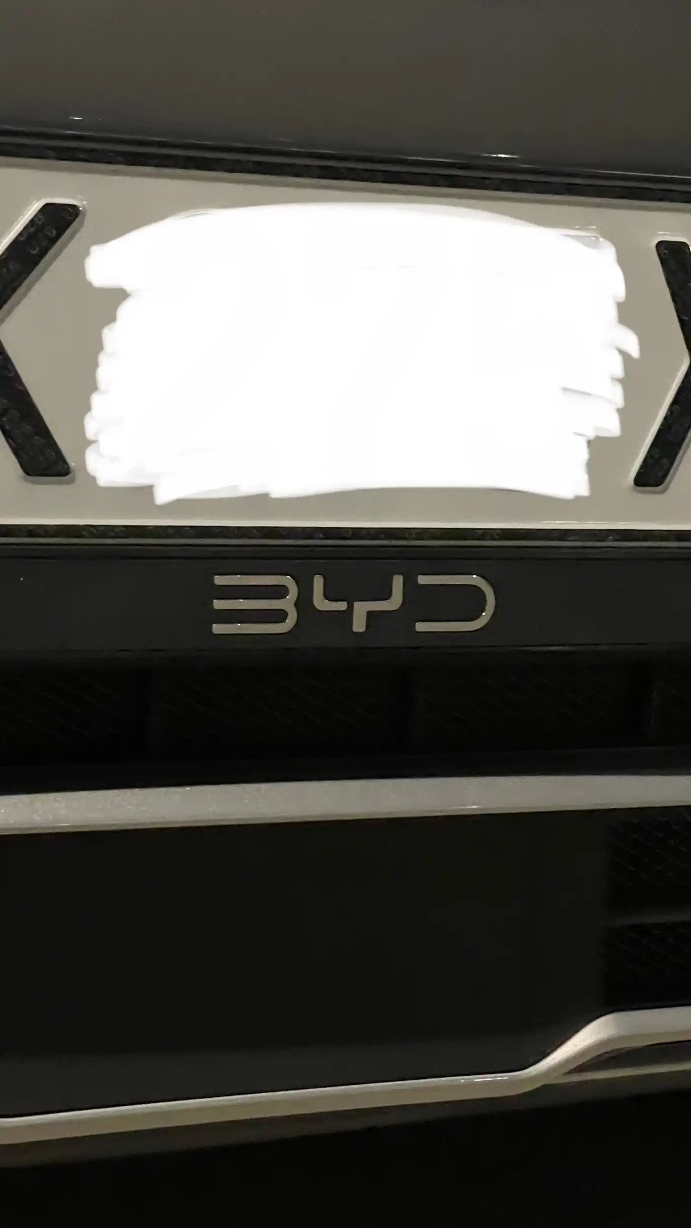 BYD yozuvi bilan, davlat raqami uchun ramka, 2 dona