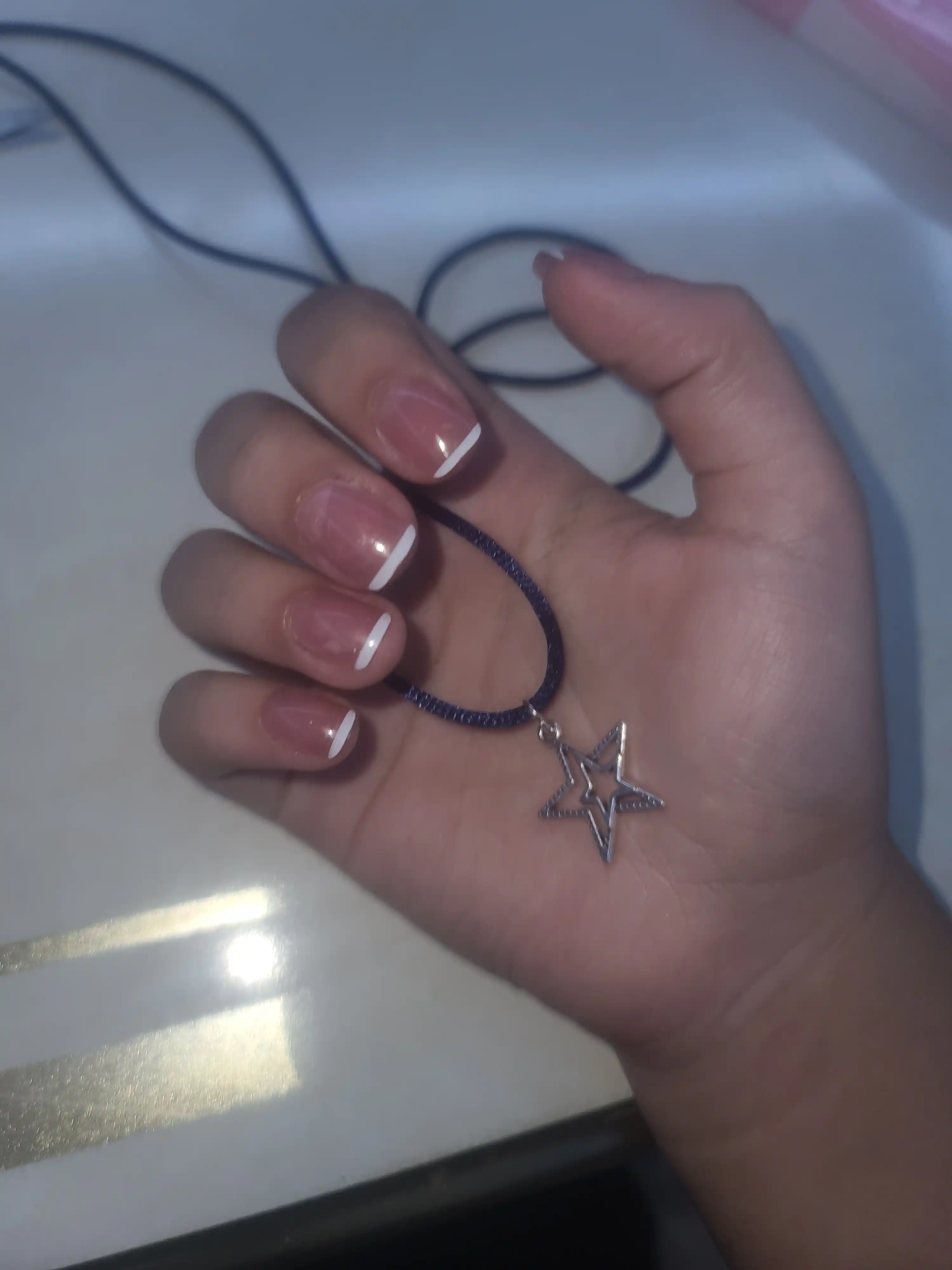 Choker yulduzchali shnur, braslet va choker ikkitasi birda