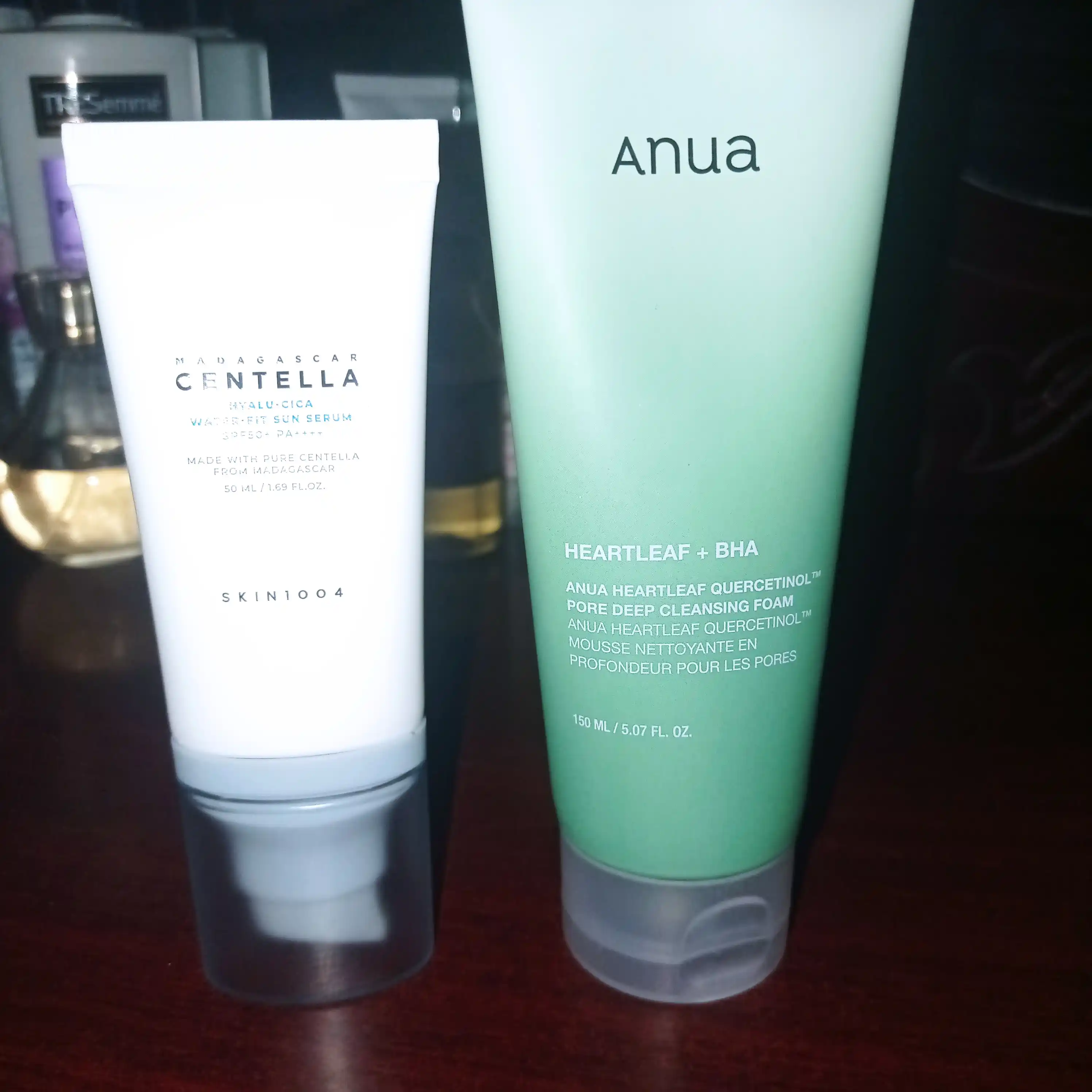 Quyoshdan himoyalovchi SKIN1004 Centella Hyalu-Cica Water-Fit Sun Serum SPF50+ PA++++
