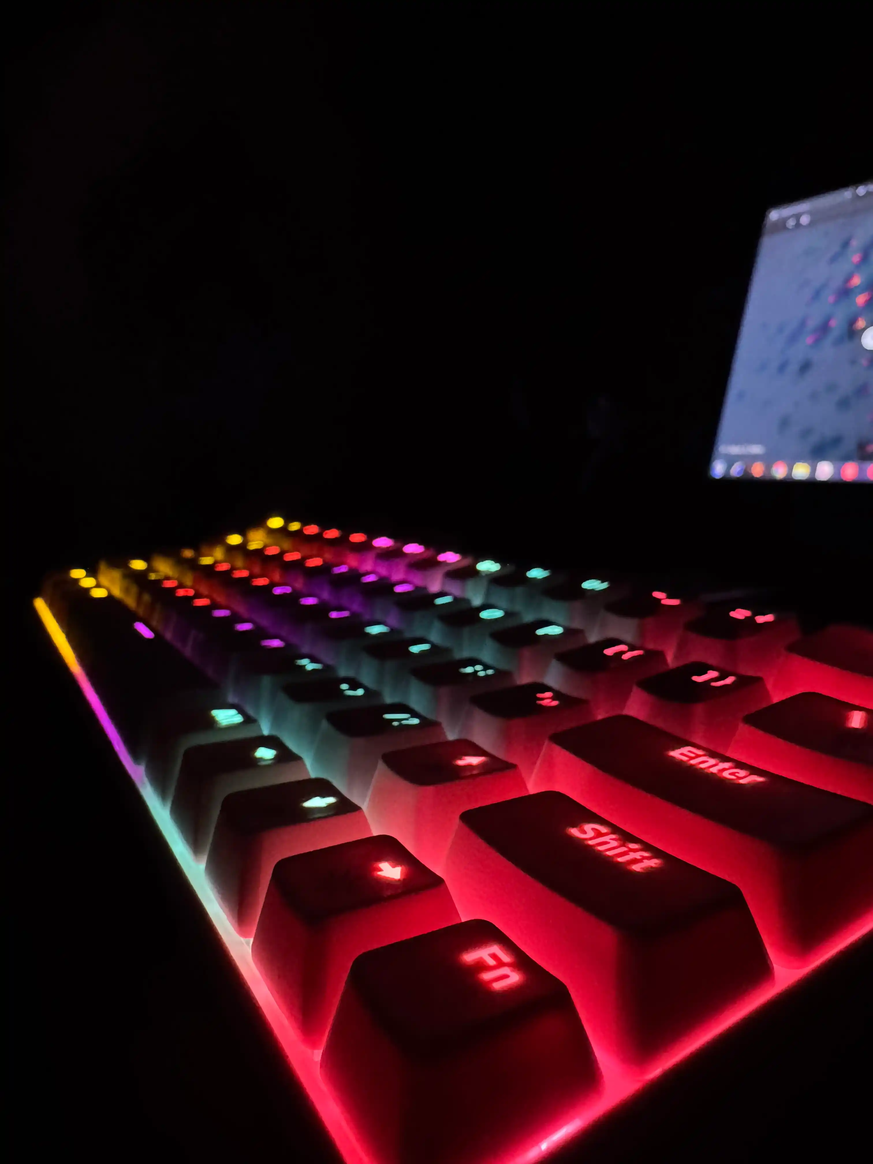 Zifrind Rgb mexanik o‘yin klaviaturasi, 98 ta o‘yin tugmasi va multimedia bilan yoritilgan