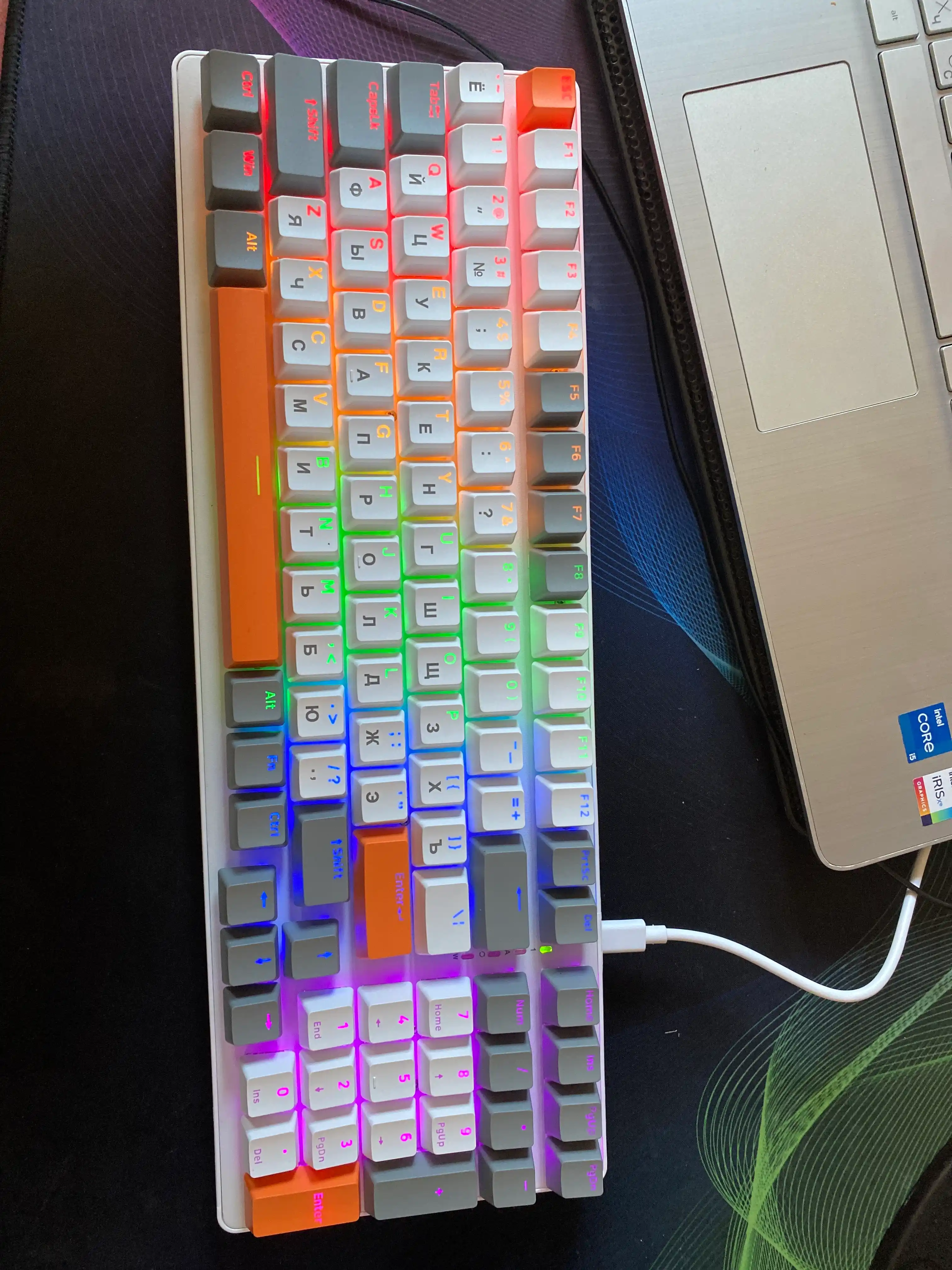 Mexanik klaviatura RGB yoritgichli, o'yin uchun keyboard, 100 tugma, qizil svitchlar