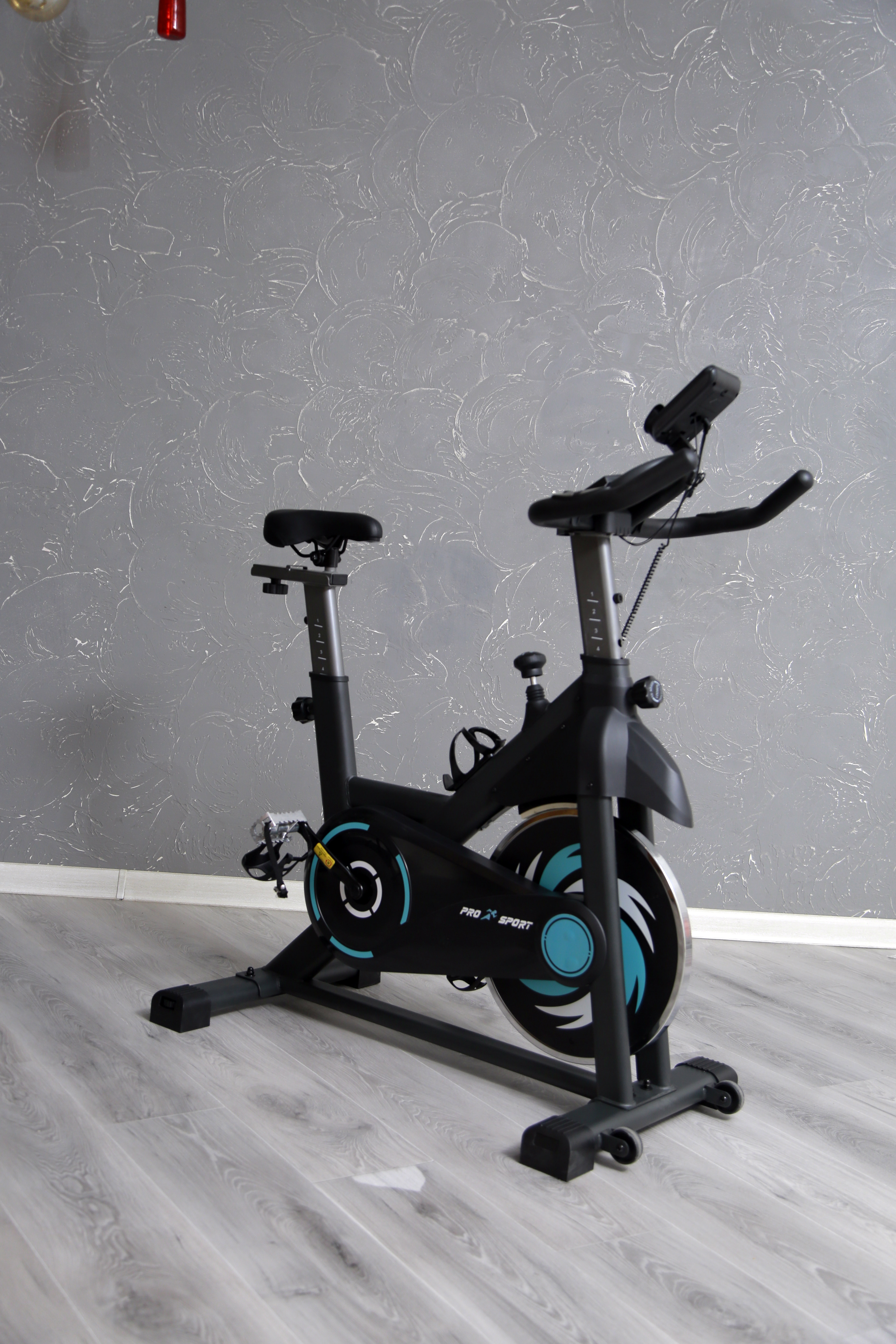 Velotrenajyor spinbayk Pro Sport. Maksimal vazn 150 kg