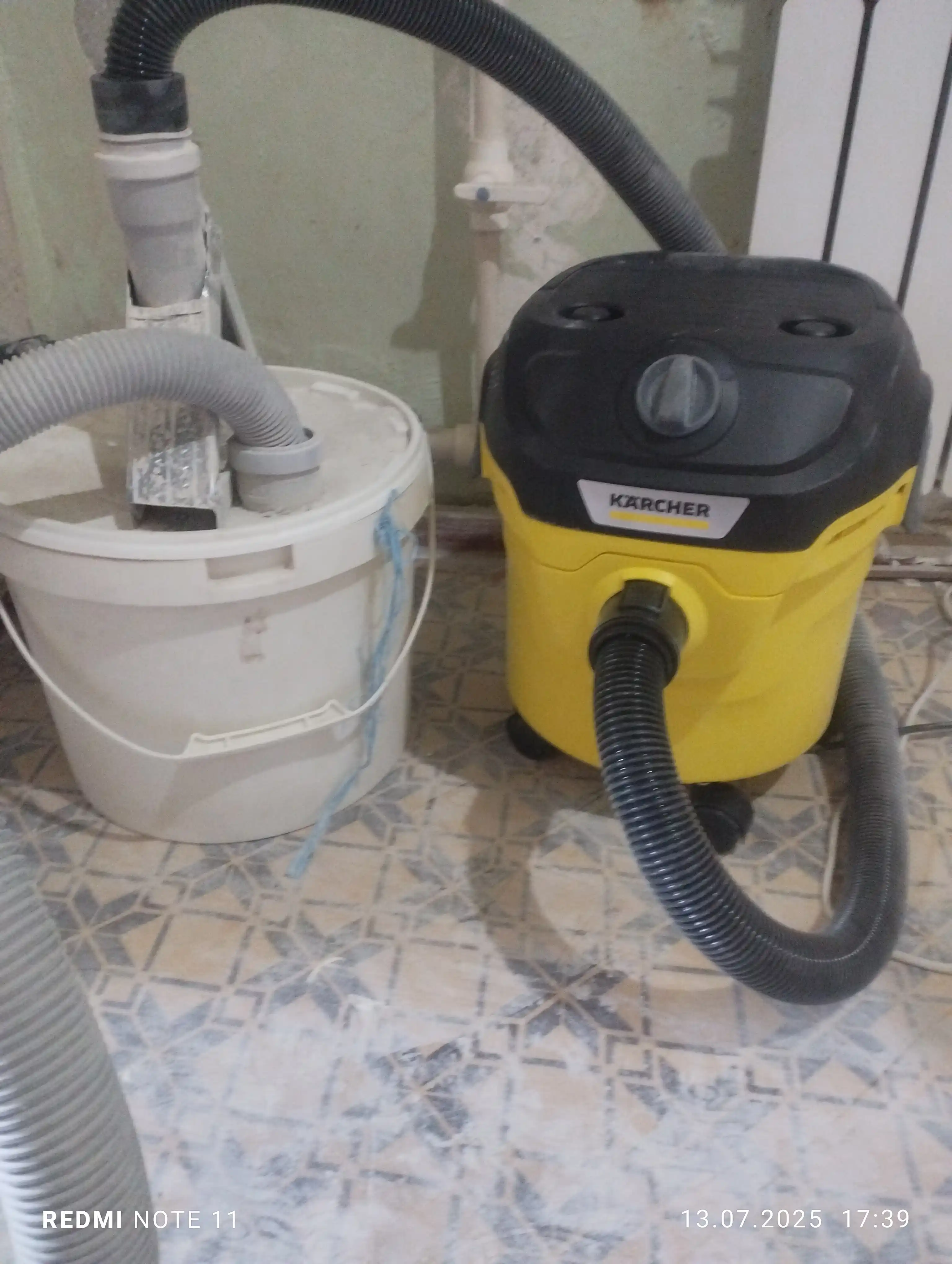Karcher KWD 1 W V-12/2/18 1.628-401.0 – quruq va ho'l tozalash uchun maishiy changyutgich