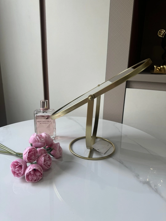 Pardoz-andoz uchun stol usti, kosmetik, kattalashtirib ko‘rsatadigan oyna