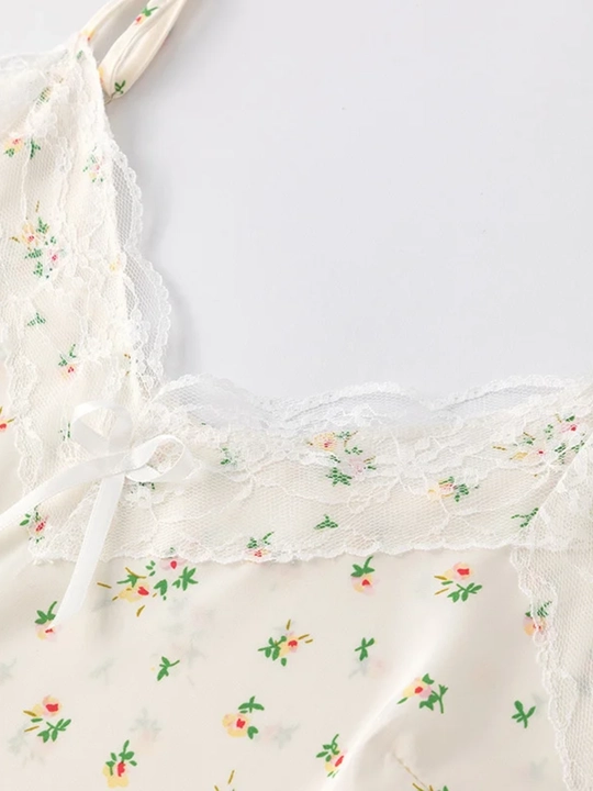Ayollar uchun pijama to'plami, top va shorti