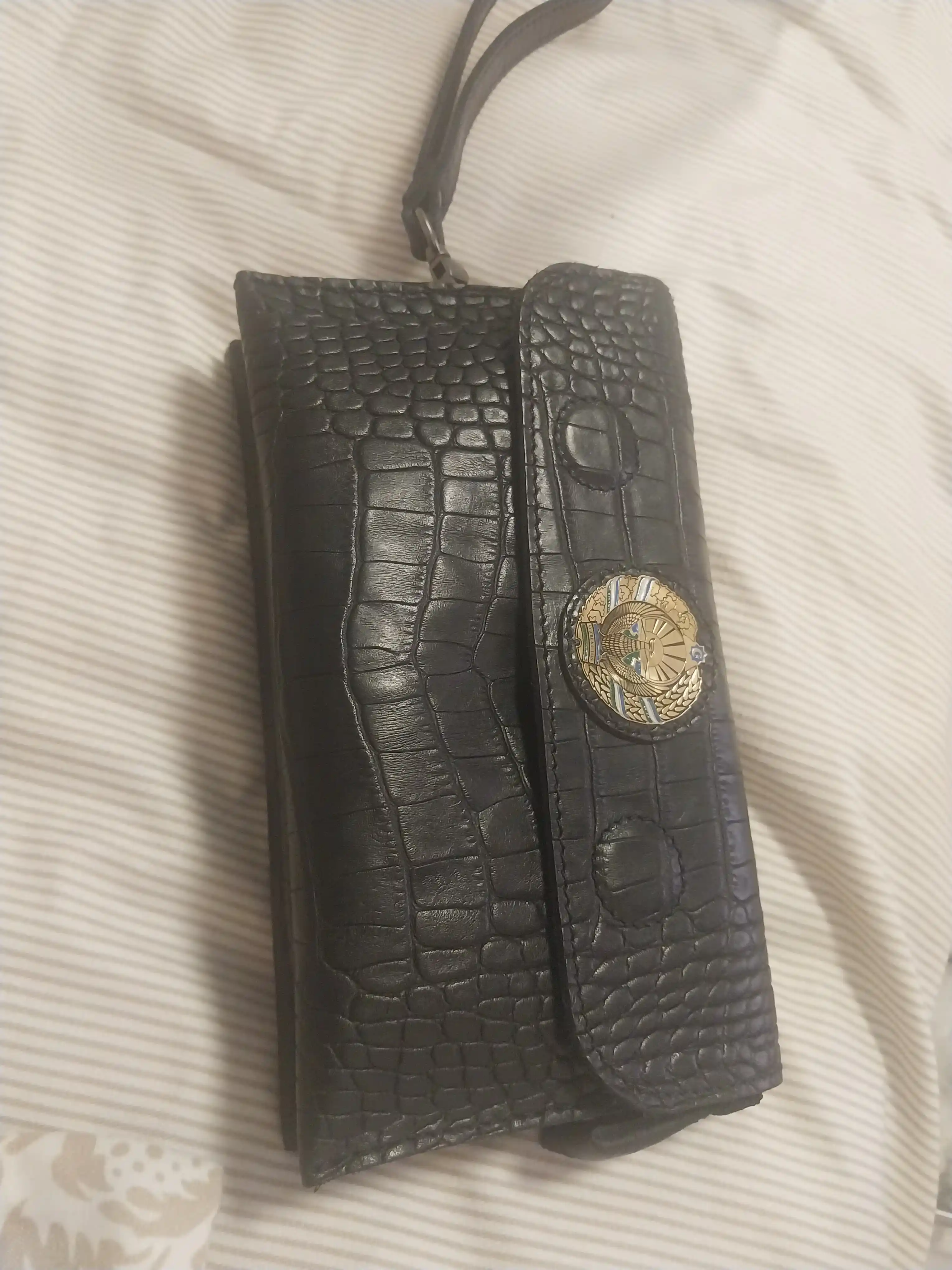 Hamyon Black Gator, tabiiy charmdan