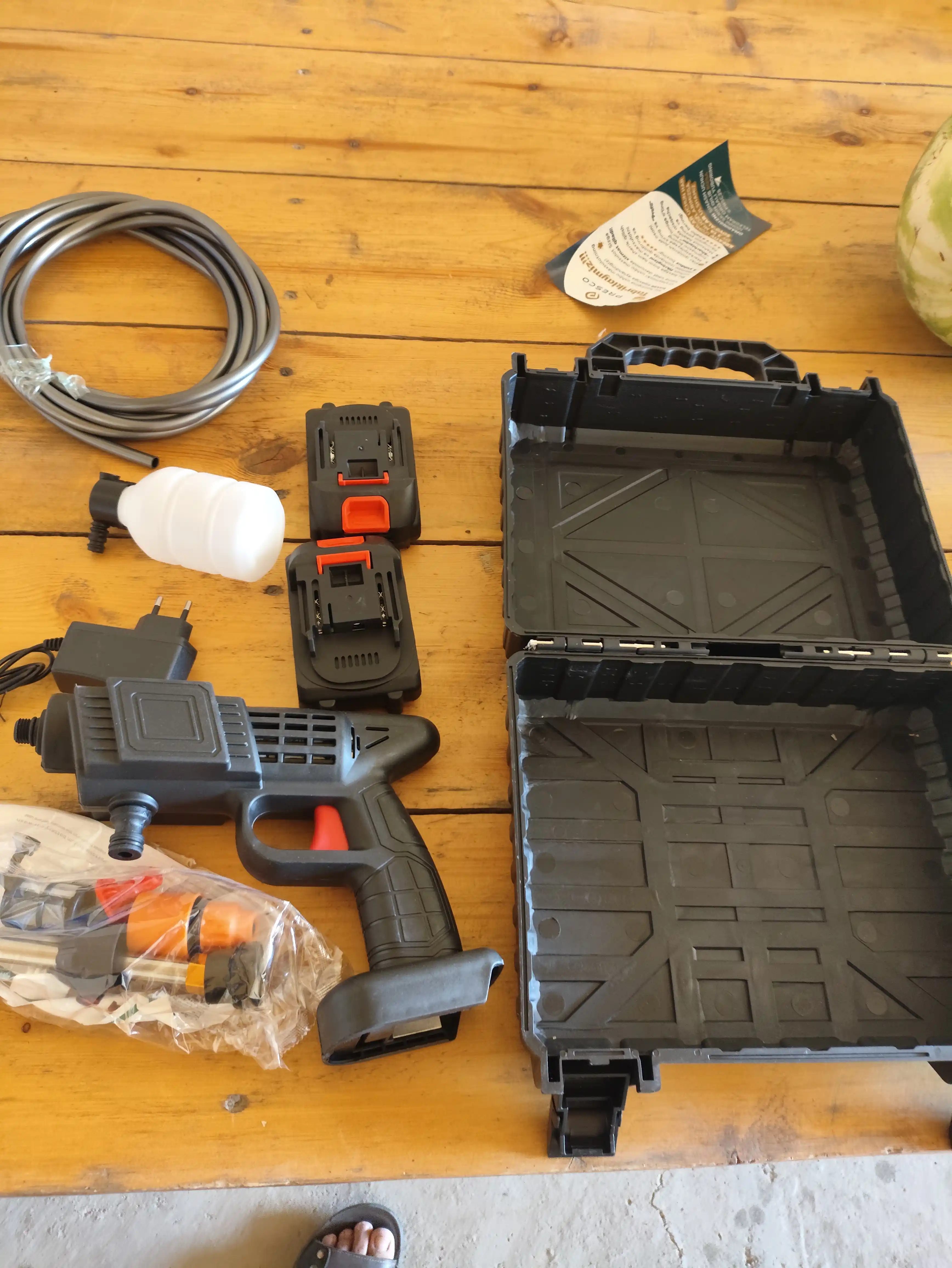 Karcher - 48 akkumulyatorli,portativ avtomobil yuvish moslamasi,avtomobil yuvish moslamasi