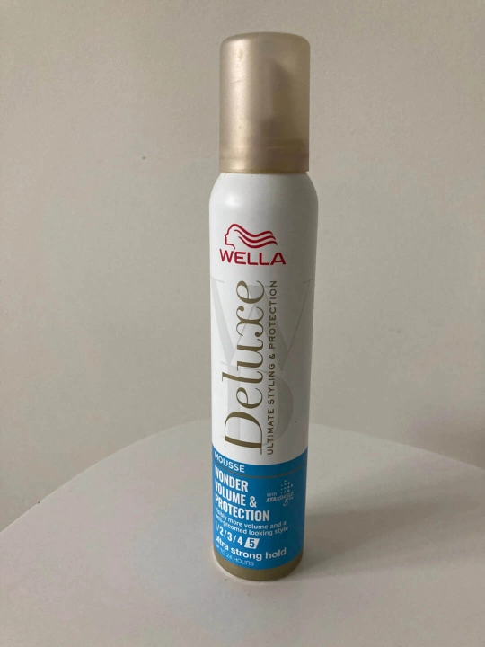 Мусс для укладки Wella Deluxe Wonder volume & protection, 200 мл