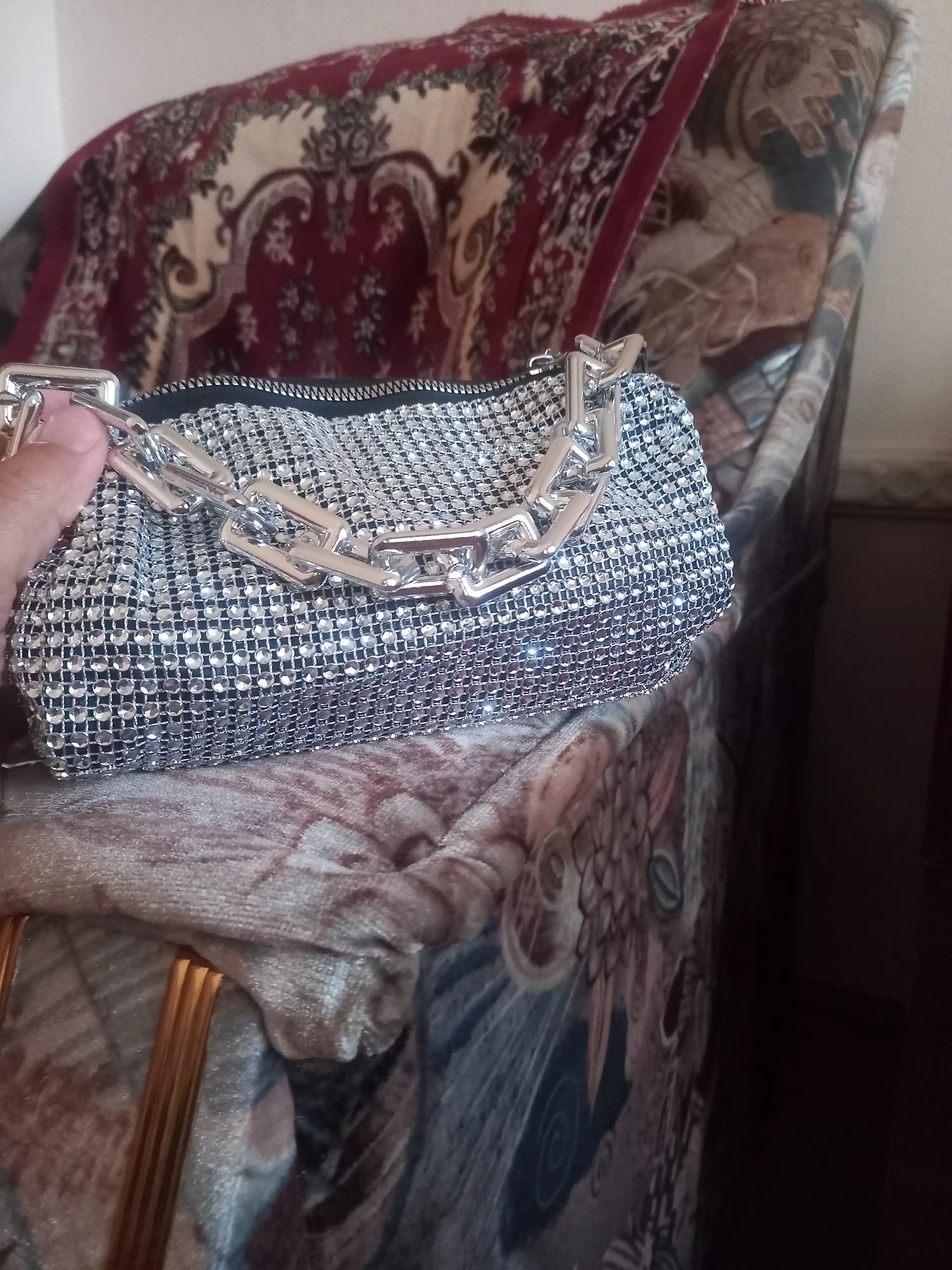 Kundalik yelka orqali ayollar sumkasi