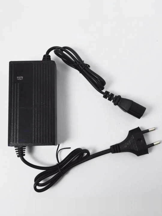 Akkumulyatorli purkagich uchun zaryadlovchi qurilma 12V, adapter 1.0A