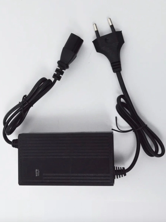 Akkumulyatorli purkagich uchun zaryadlovchi qurilma 12V, adapter 1.0A