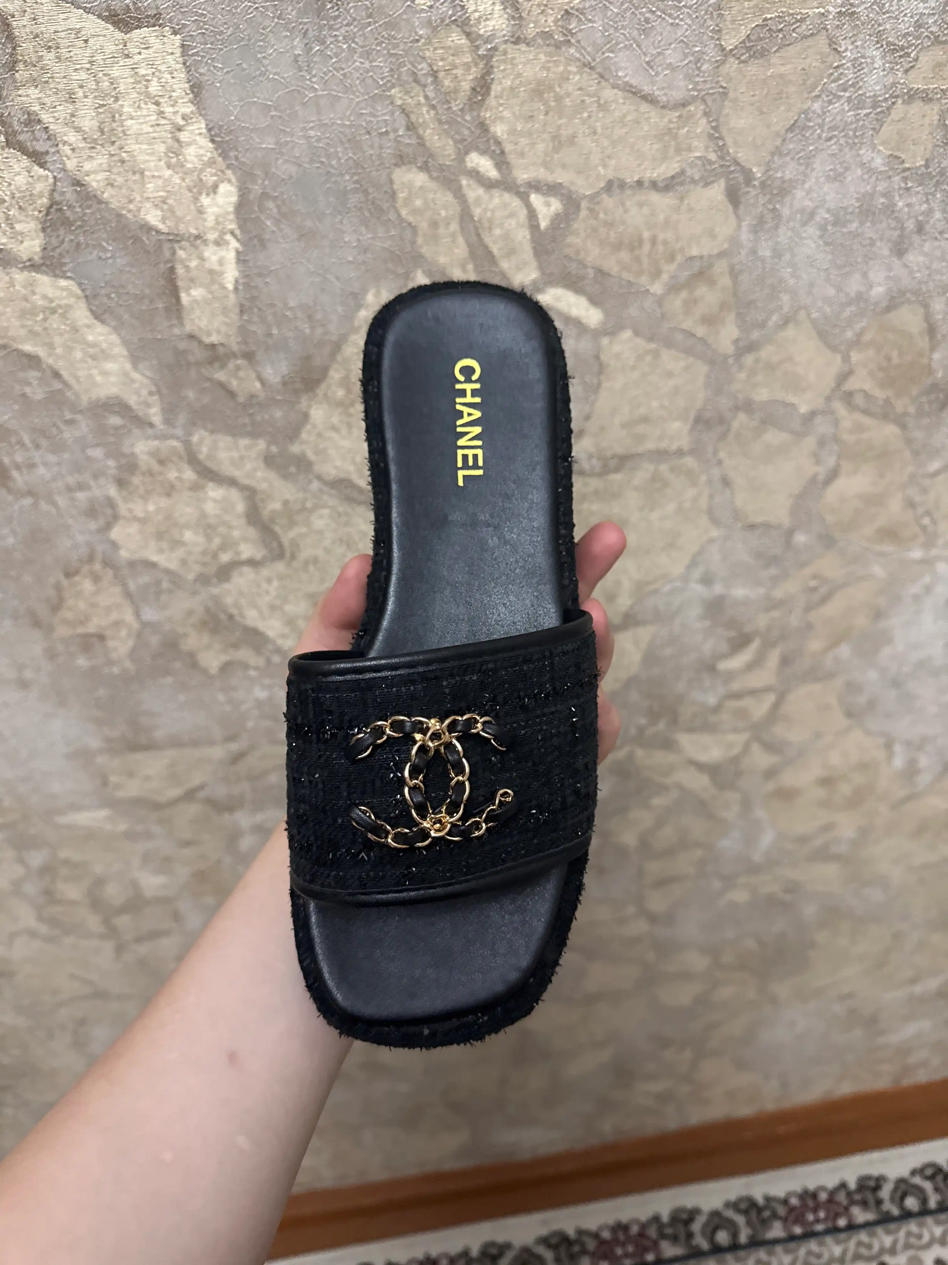 Ayollar shippagi, Chanel, platformada, 36-40