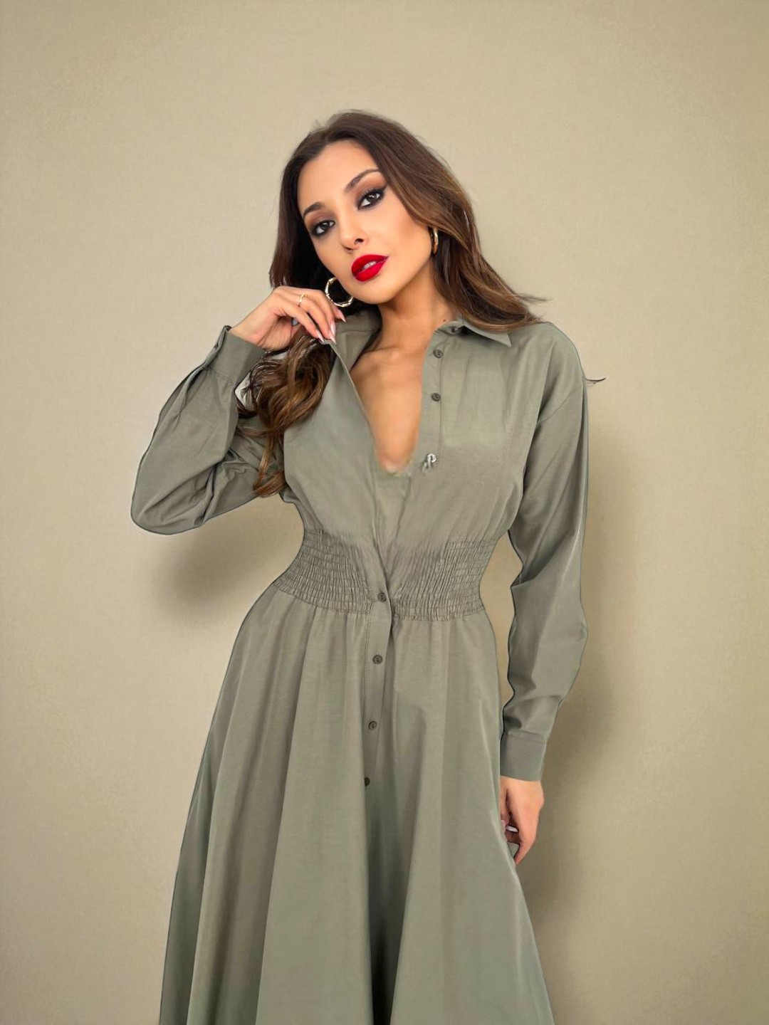 Bahaybat qora xorozlarning siltab turgan surati