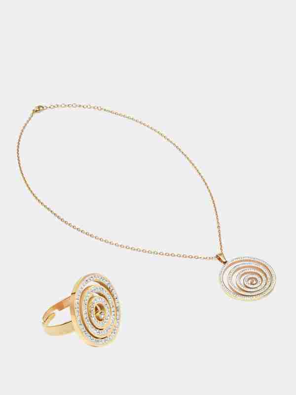 Porno ayollar va katta Dik bilan qora odam Yalangoch Yuliya Semakinaning surati