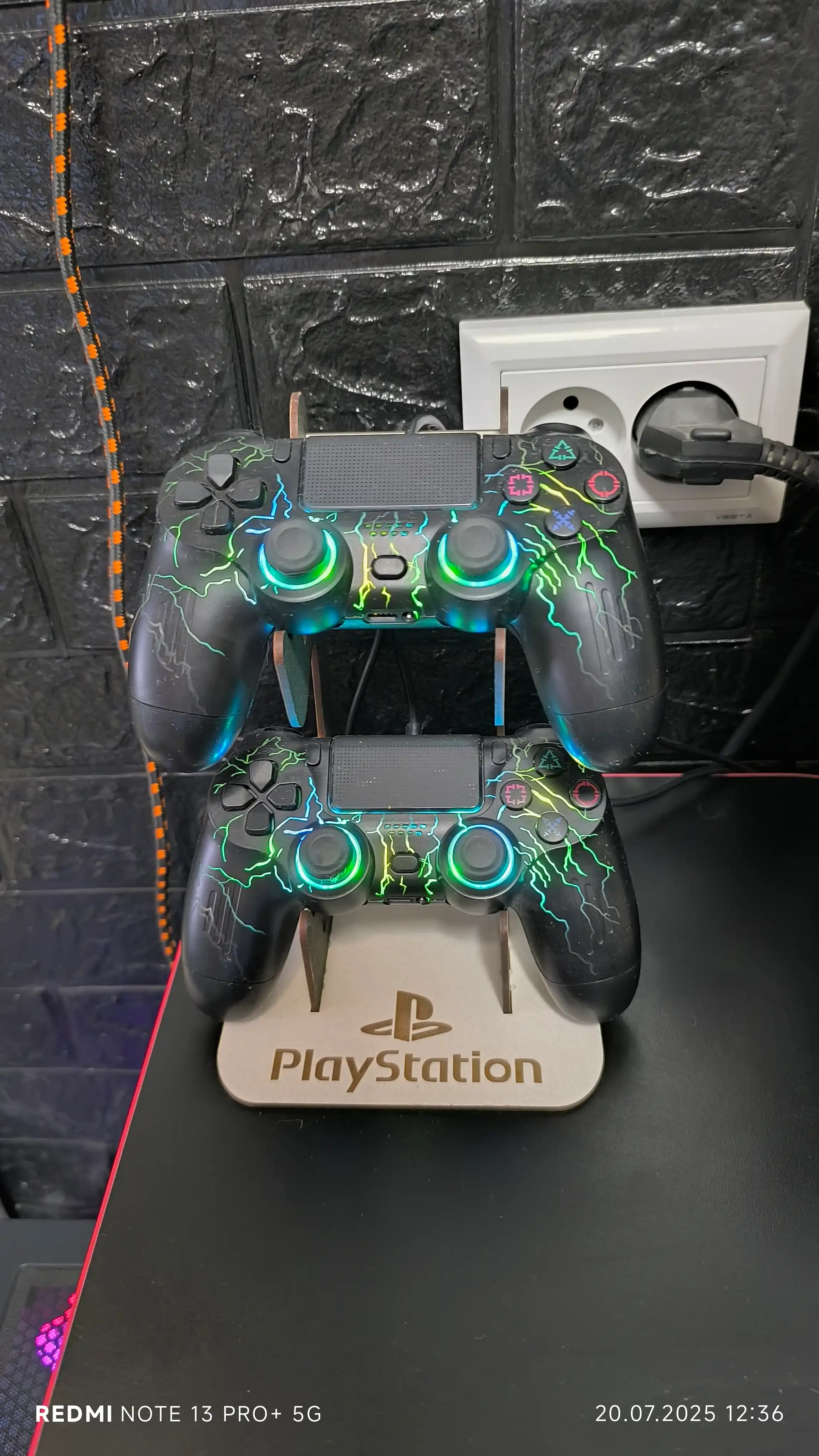 Playstation 3/4/5 подставка для геймпада, 2 штука в комплекте. Royal Wood