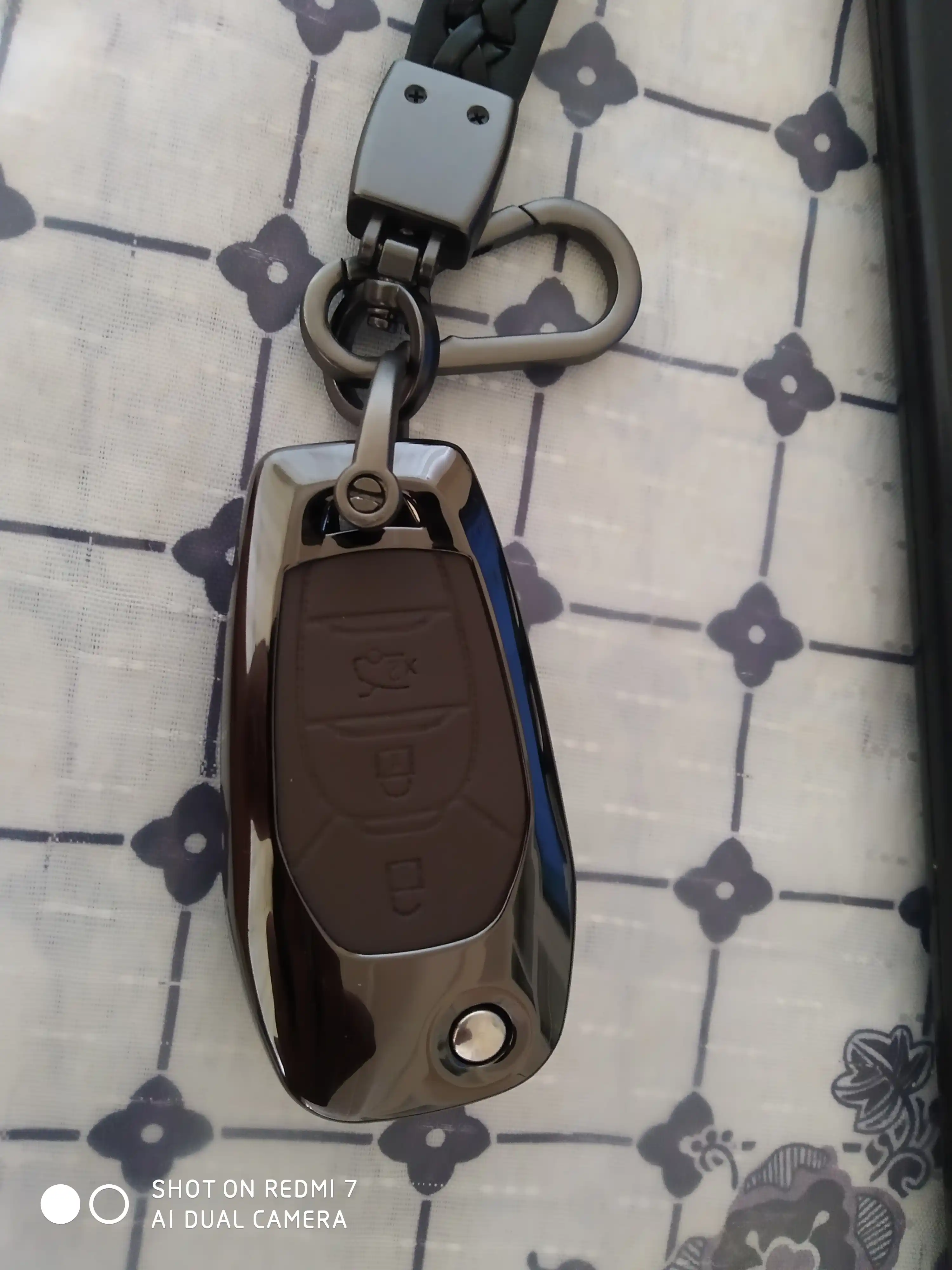 Chevrolet kalit g'ilofi, bronza, jigarrang