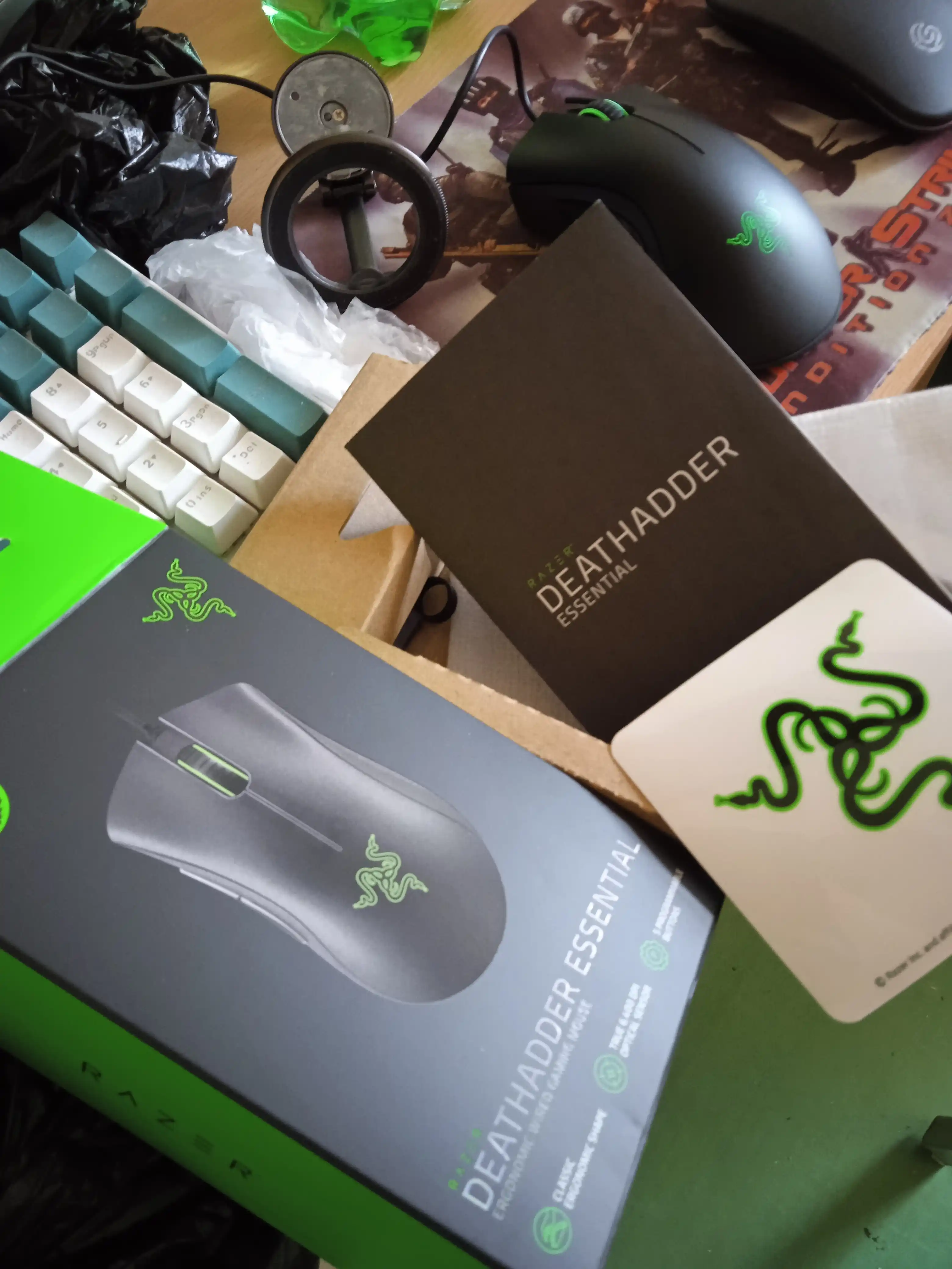 Razer DeathAdder Essential simli oyin sichqonchasi, 5 ta tugma, 6400 DPI, Synapse 3.0 soft