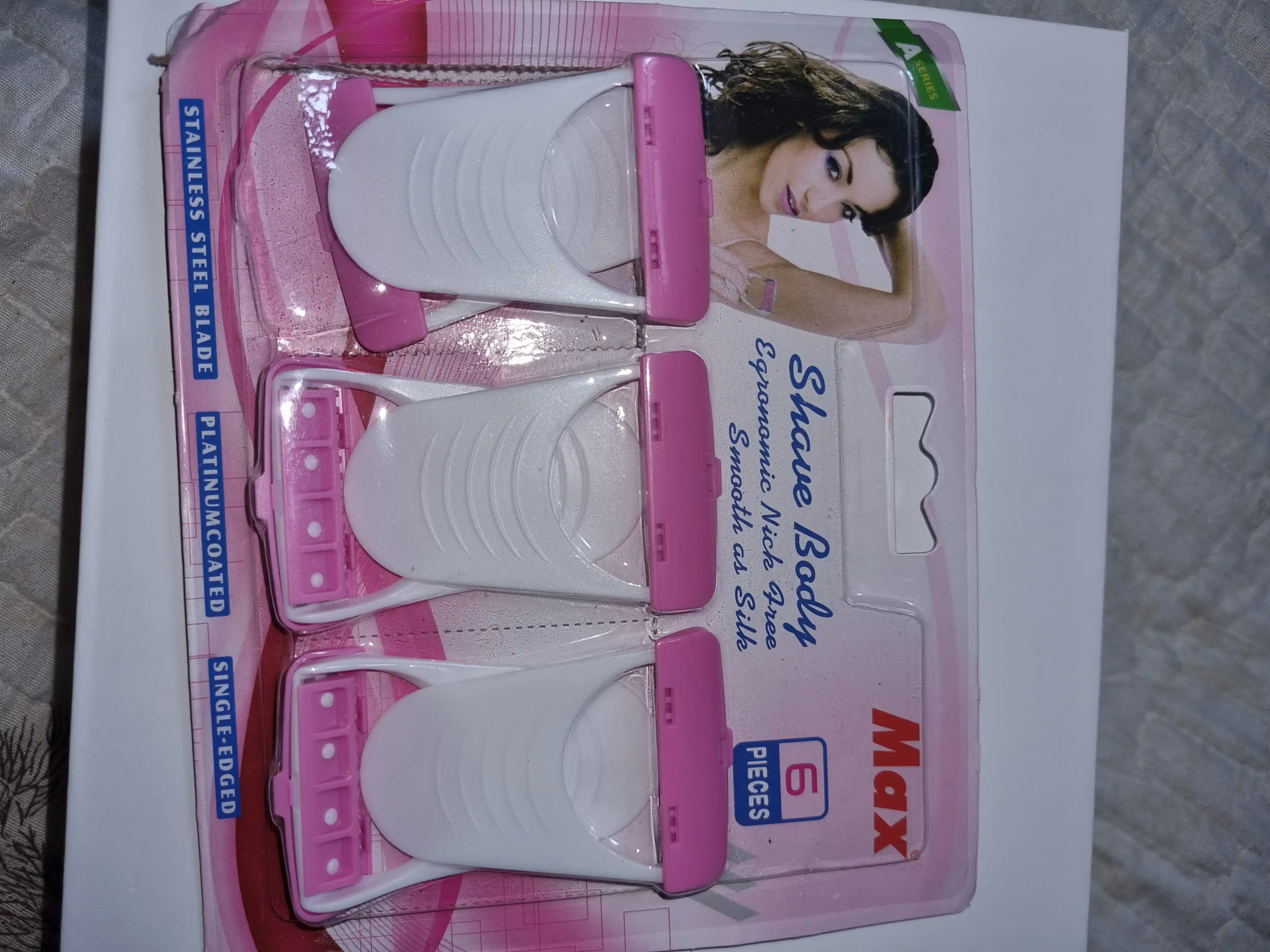 Ayollar uchun xavfsiz gigiyenik ustara MAX, 6 dona