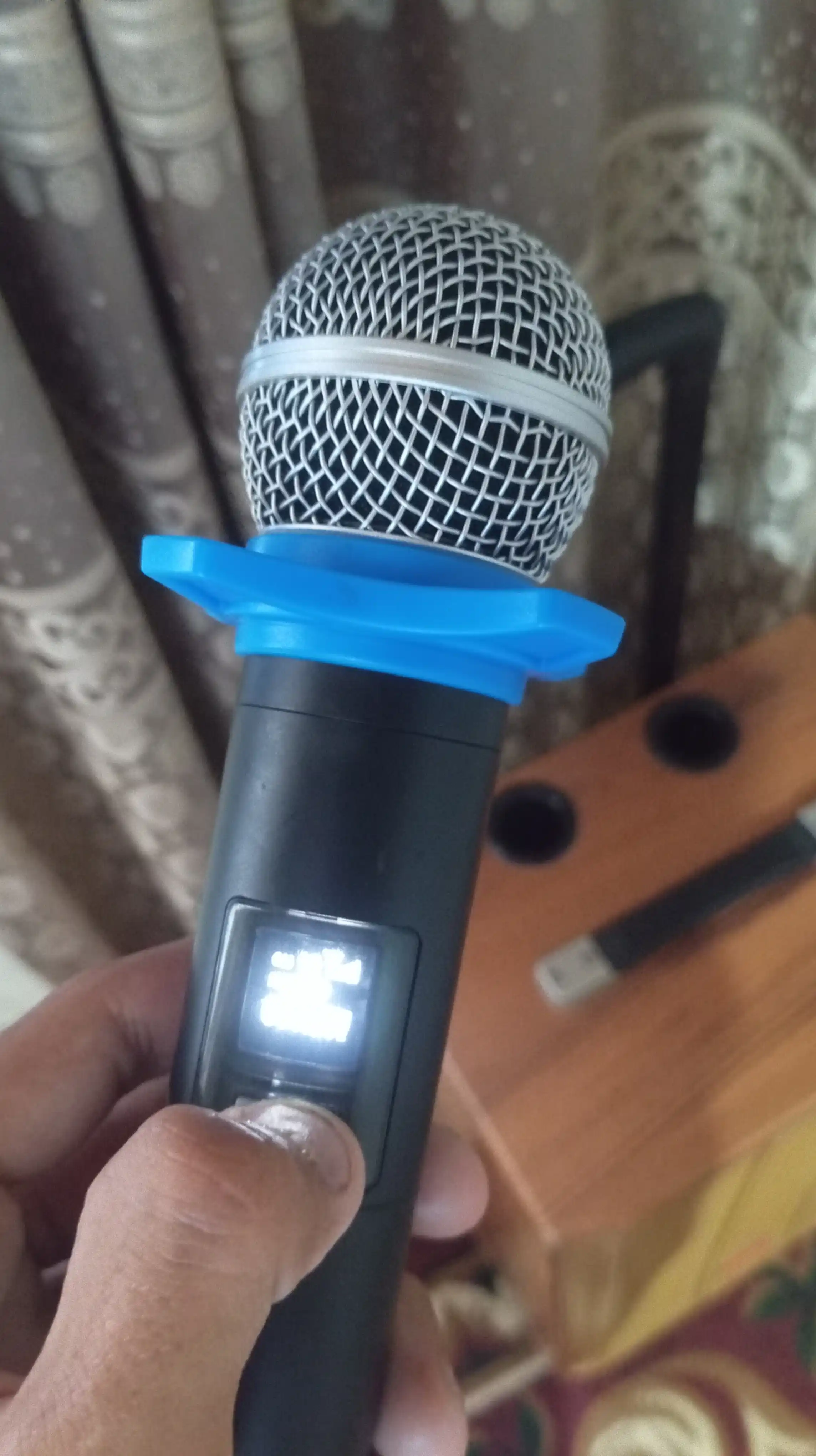 Professional universal simsiz mikrofon karaoke va boshqa kalonkalar uchun +adapter
