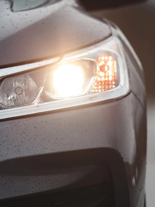 Alca H4 Standard 12V 60/55W avtolampa — yaqin va uzoq yoritish uchun standart galogen nur