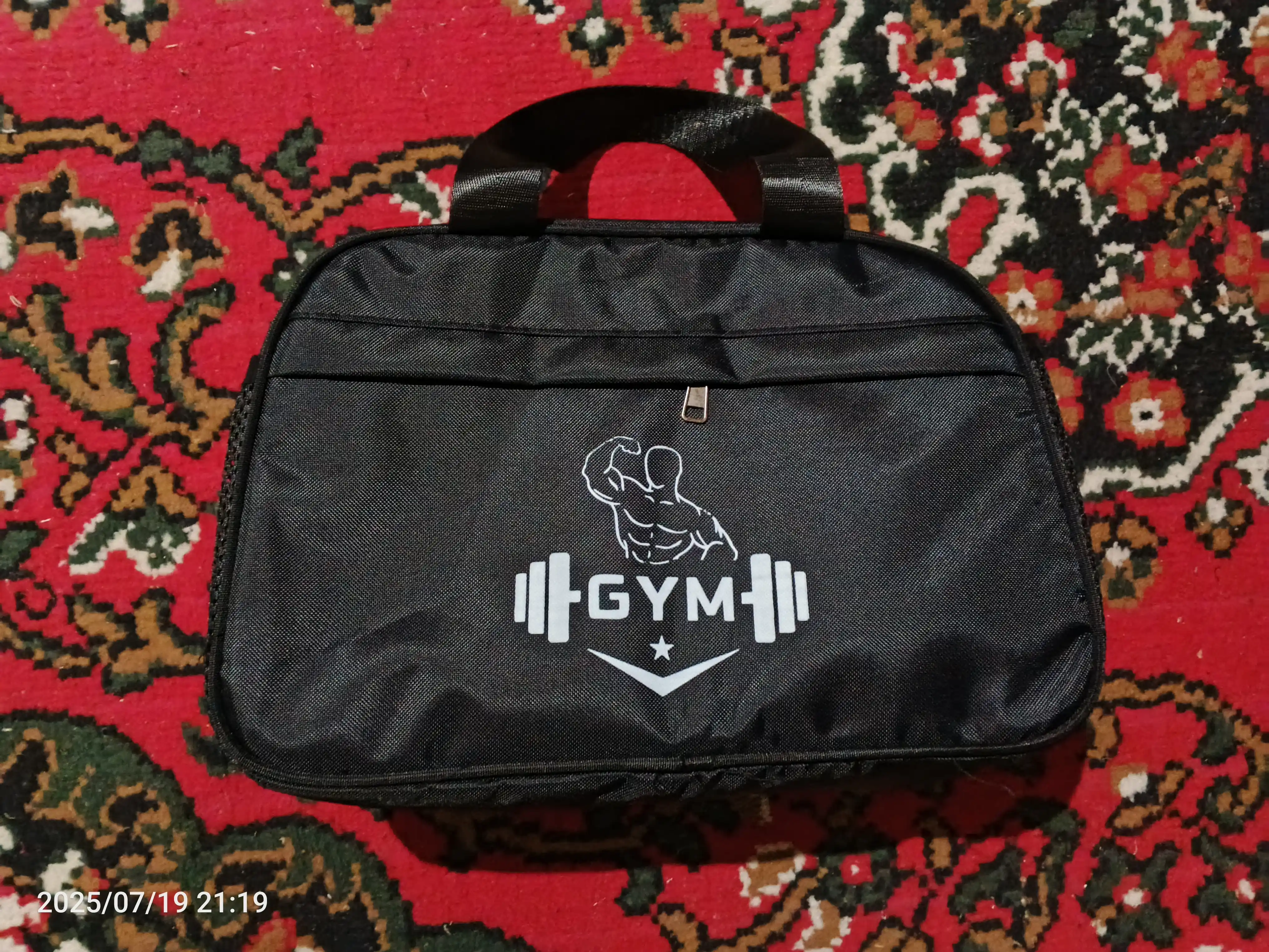 Turli sport turlari, sayohat va kundalik foydalanish uchun sport sumkasi