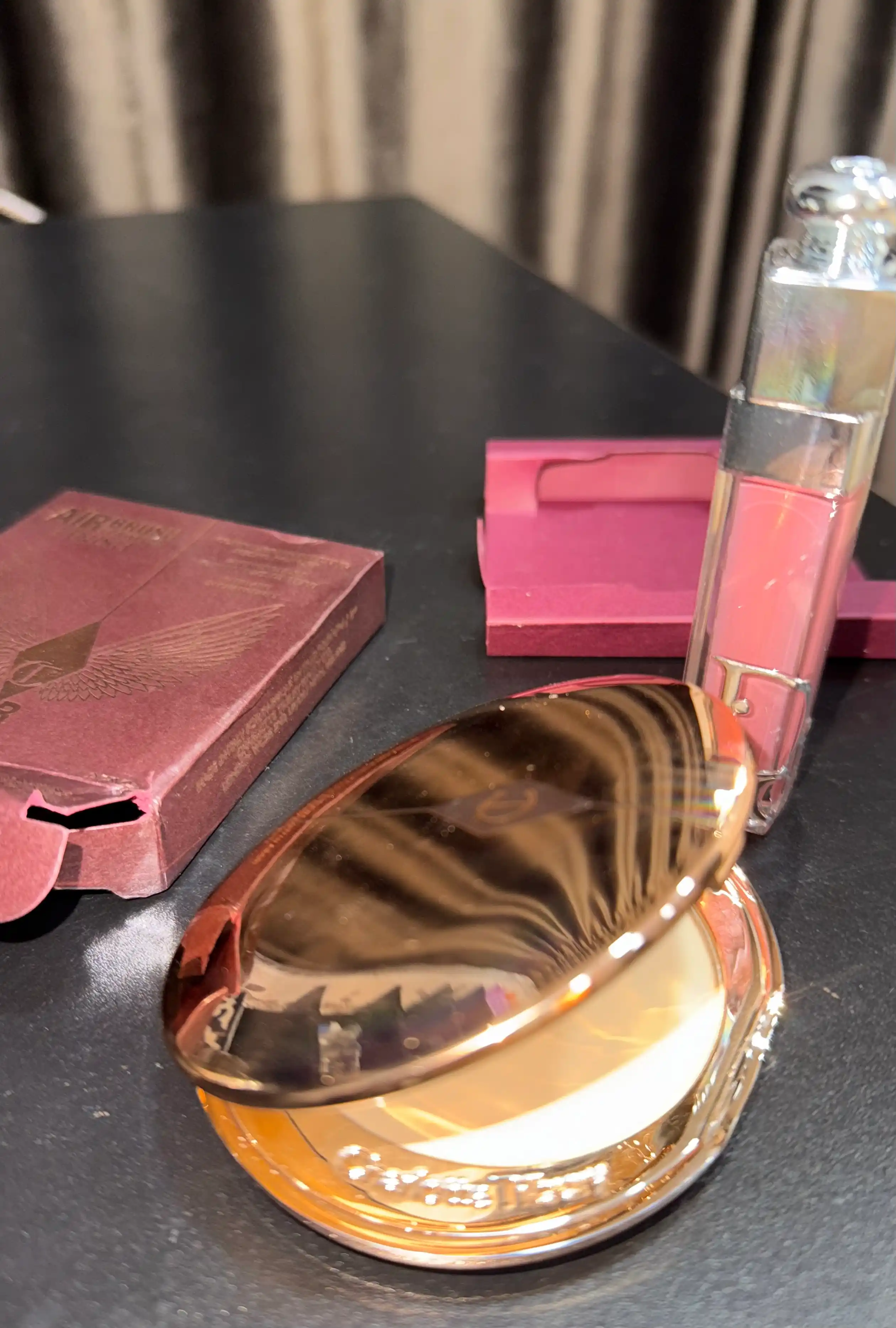 Пудра Charlotte Tilbury — легкая и универсальная, матовый финиш