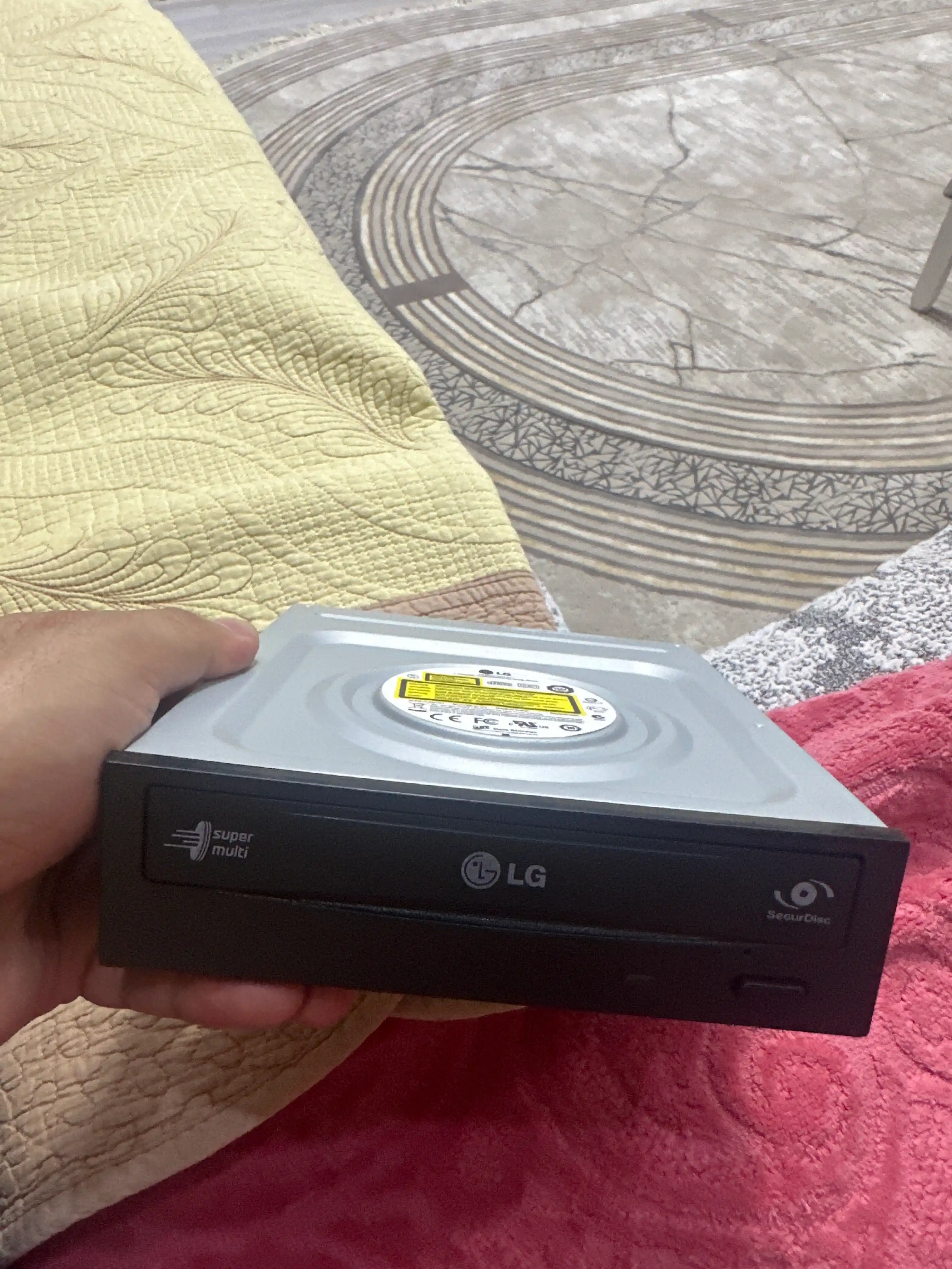DVD-RW SATA optik o'quvchi Lite-On, kompyuter keys ichiga o'rnatish uchun ichki diskovod