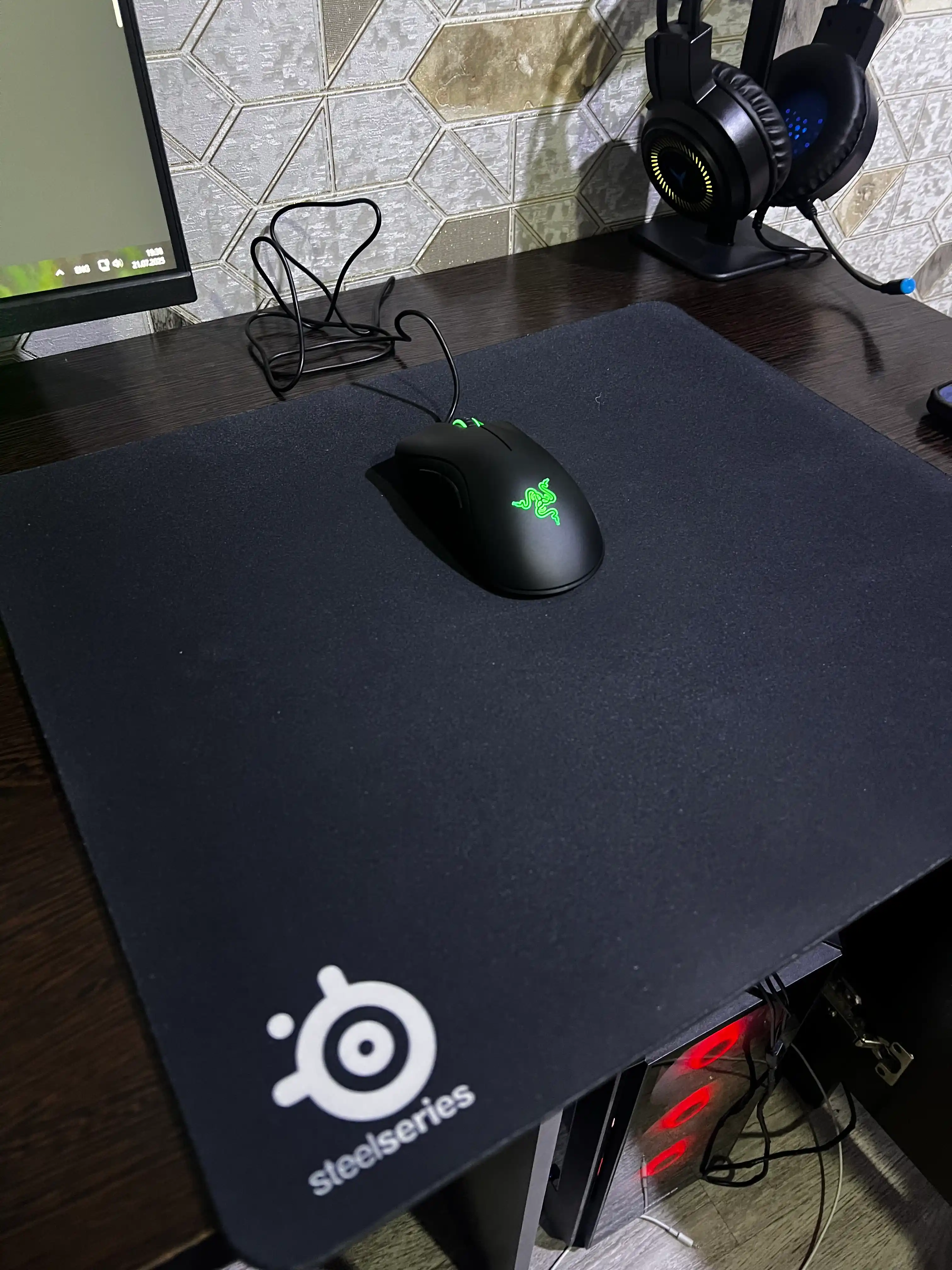 Razer DeathAdder Essential simli oyin sichqonchasi, 5 ta tugma, 6400 DPI, Synapse 3.0 soft