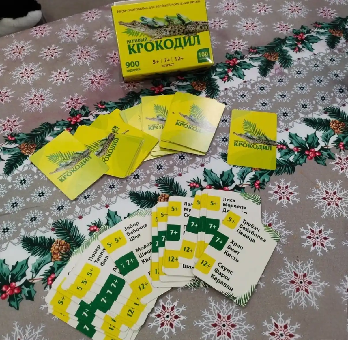 FIDGO «Krokodil» stol o‘yini, 100 ta kartochka, 900 ta topshiriq