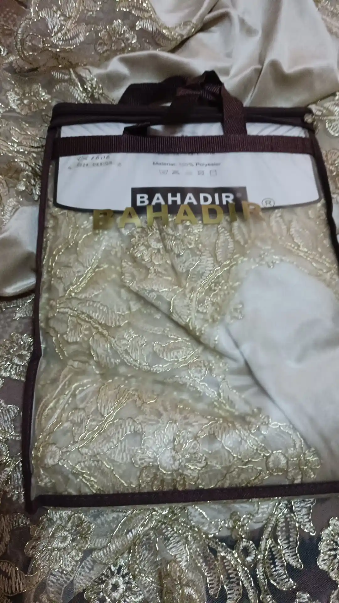Dasturxon Bahadir, velurli