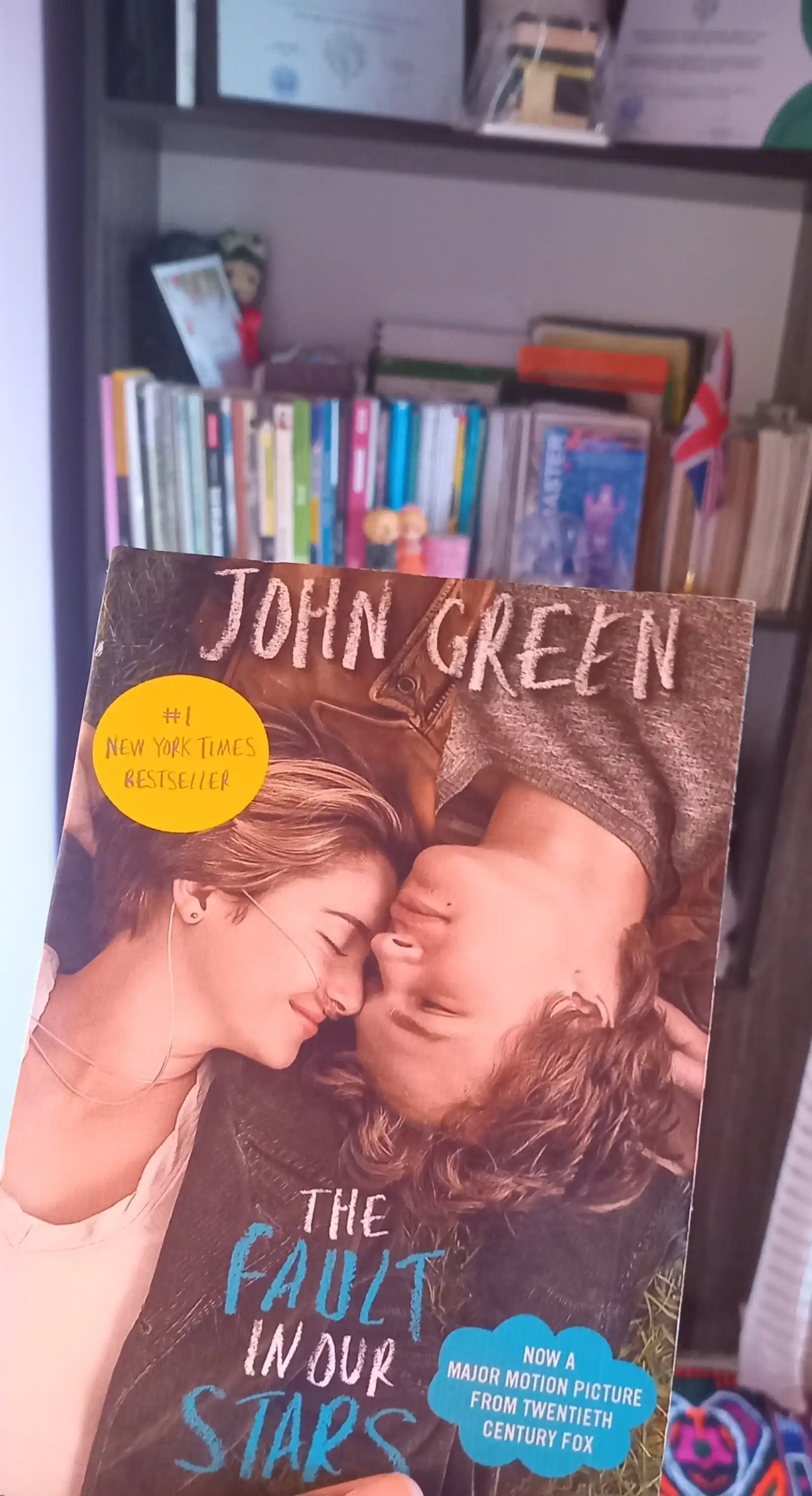 Kitob The fault in our stars, John Green, ingliz tilida