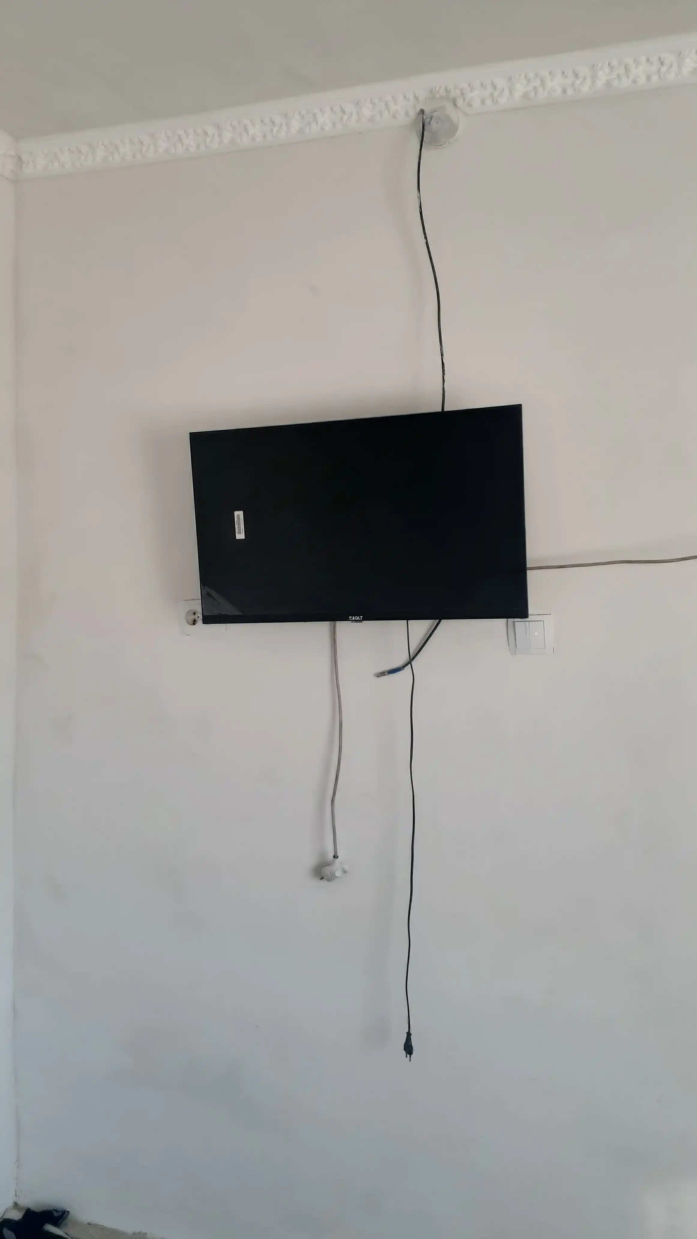 Телевизор QLT 32", 43" HD/Full HD SmartTV