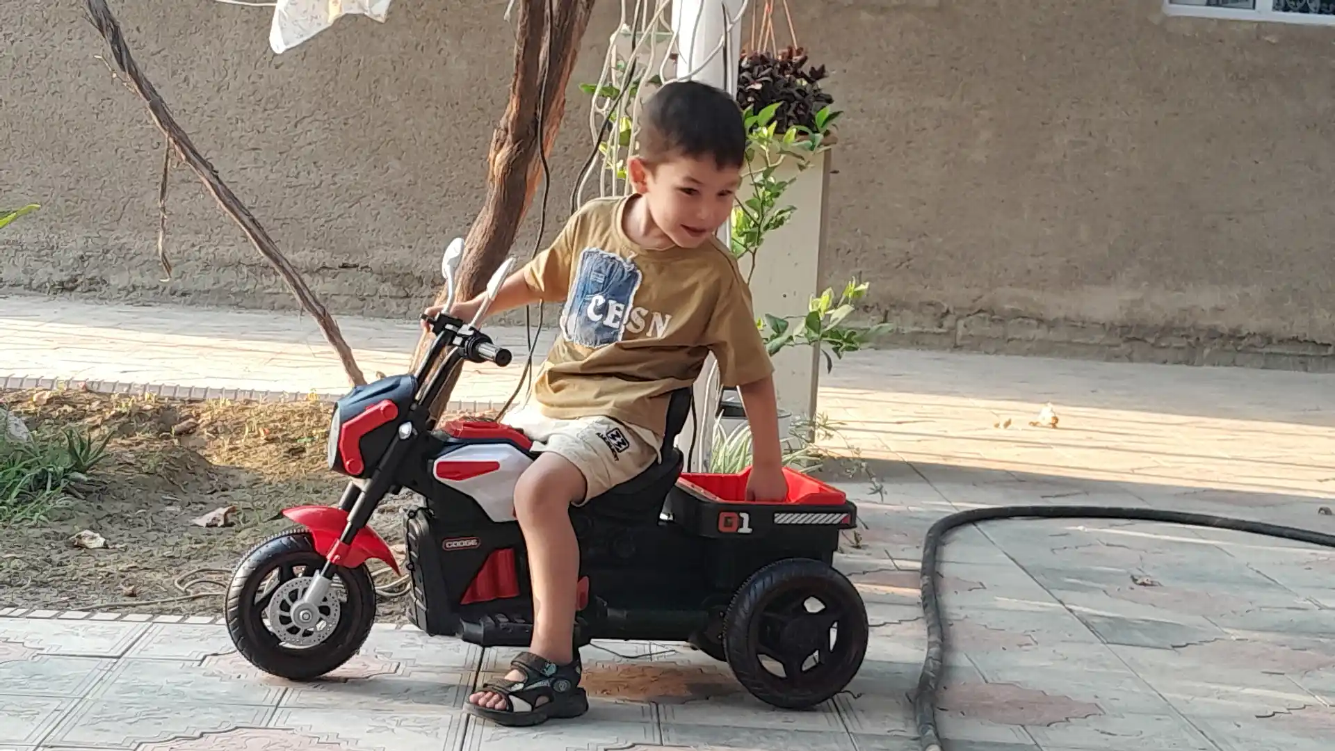 Bolalar elektr mototsikllari, 2 yoshdan 6 yoshgacha