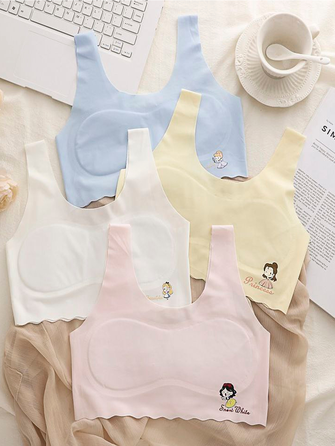 Porno filmda gimnastikachi Olesya Rus pornosi: soqolsiz ona va ogil