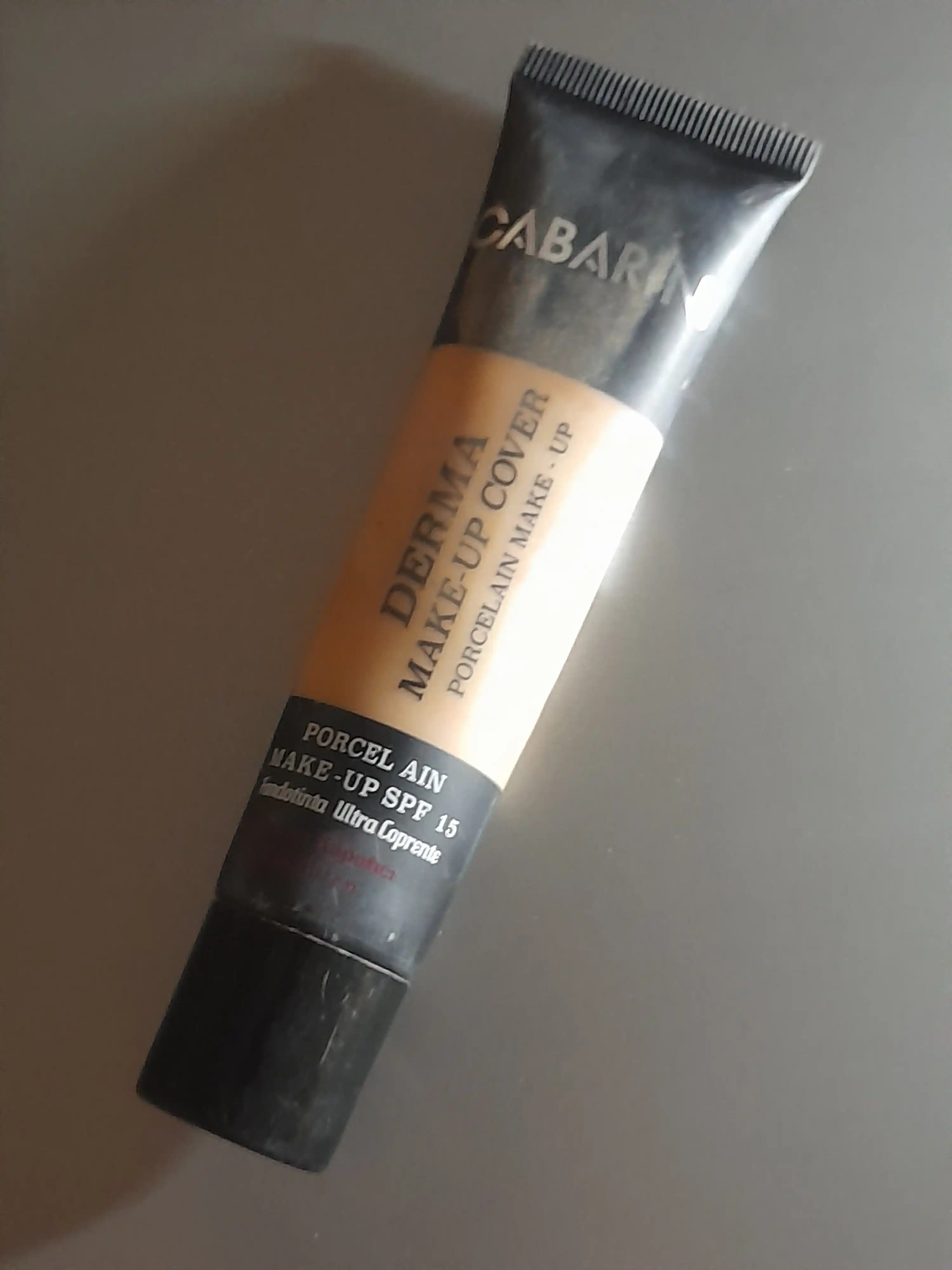 Matlovchi Gabrini Derma Tonal kremi, makiyaj uchun juda ishonchli krem SPF 15, 40 ml
