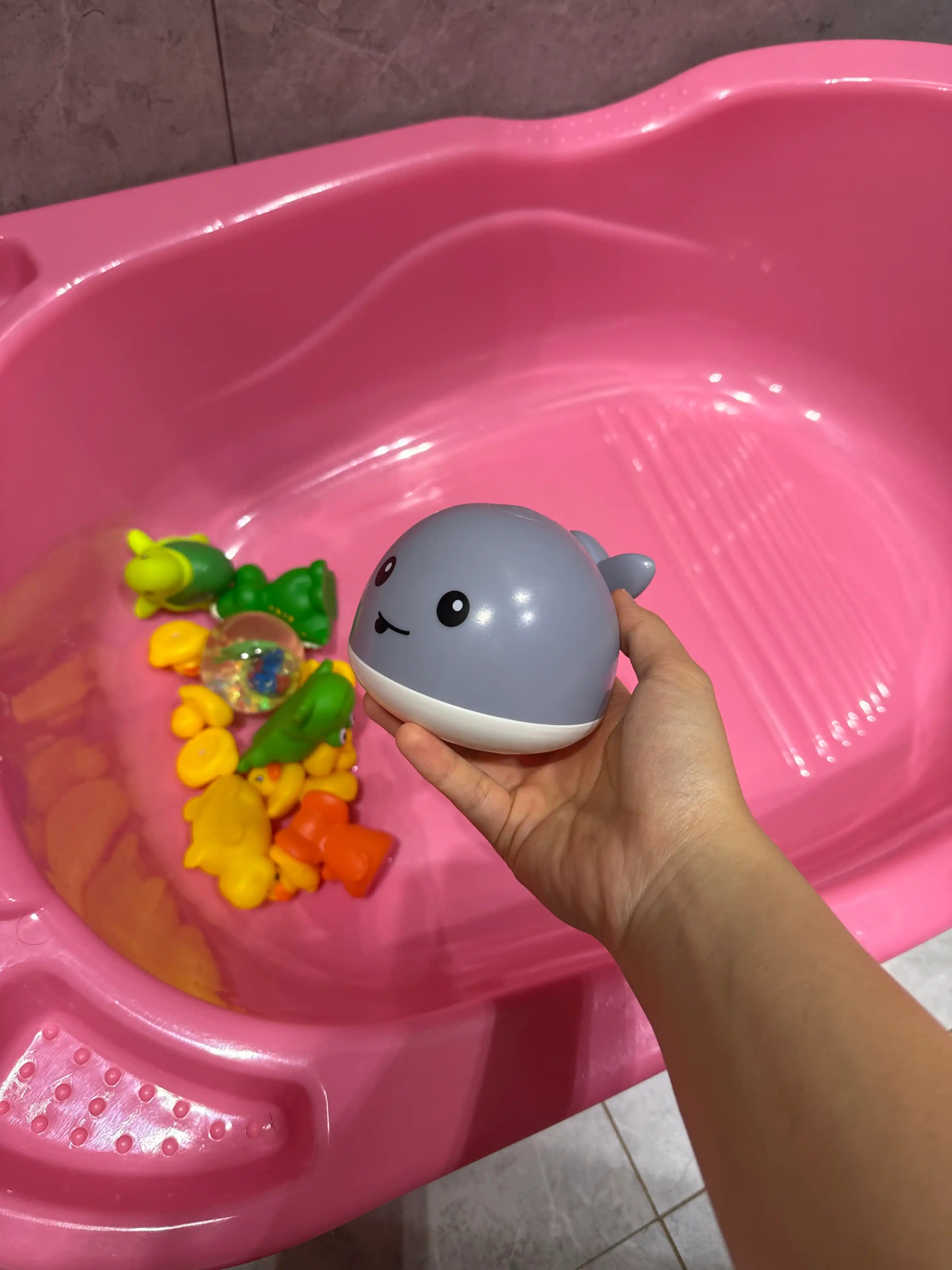 Игрушка для купания в ванной, кит с фонтаном и подсветкой