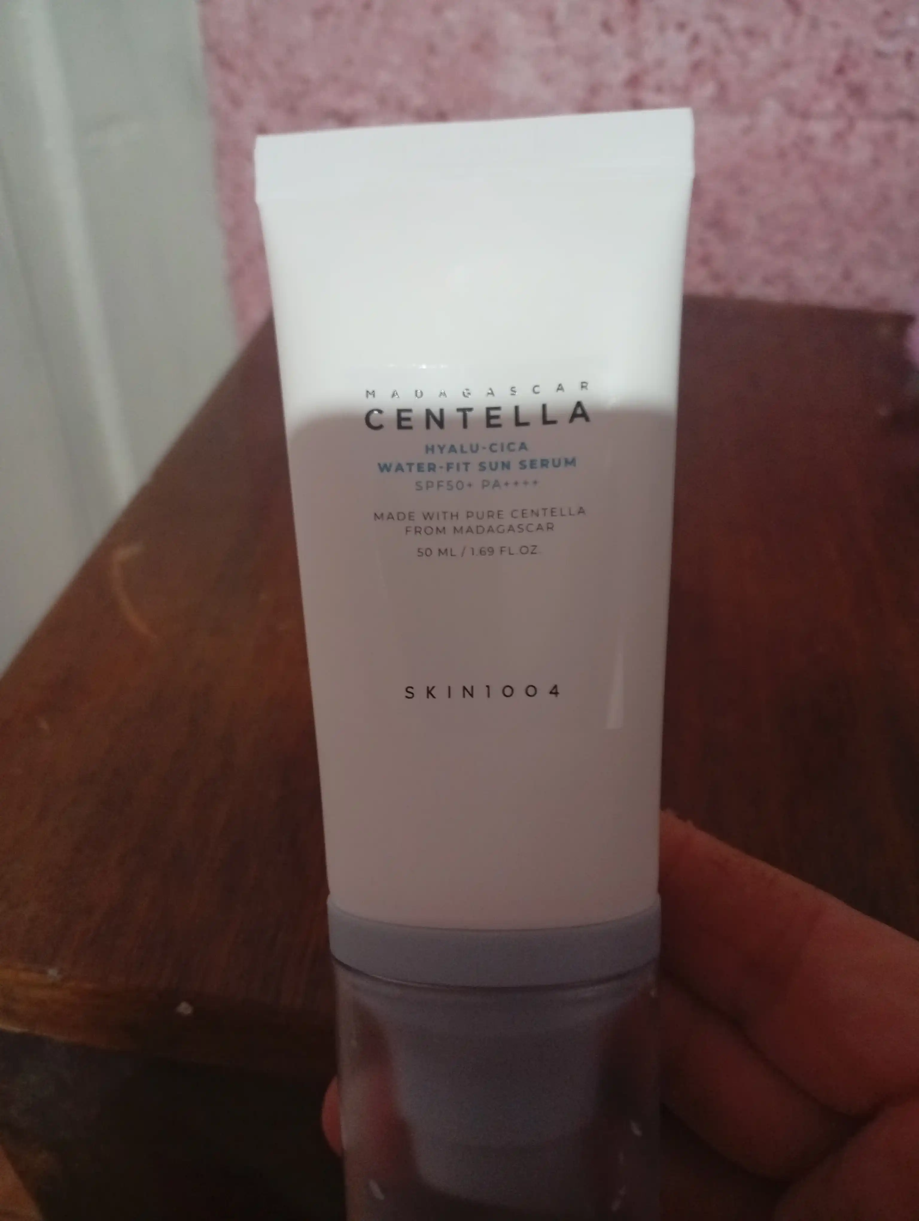 Quyoshdan krem SKIN1004 Madagascar Centella Hyalu-Cica Water-Fit SPF50/PA++++, 50 ml