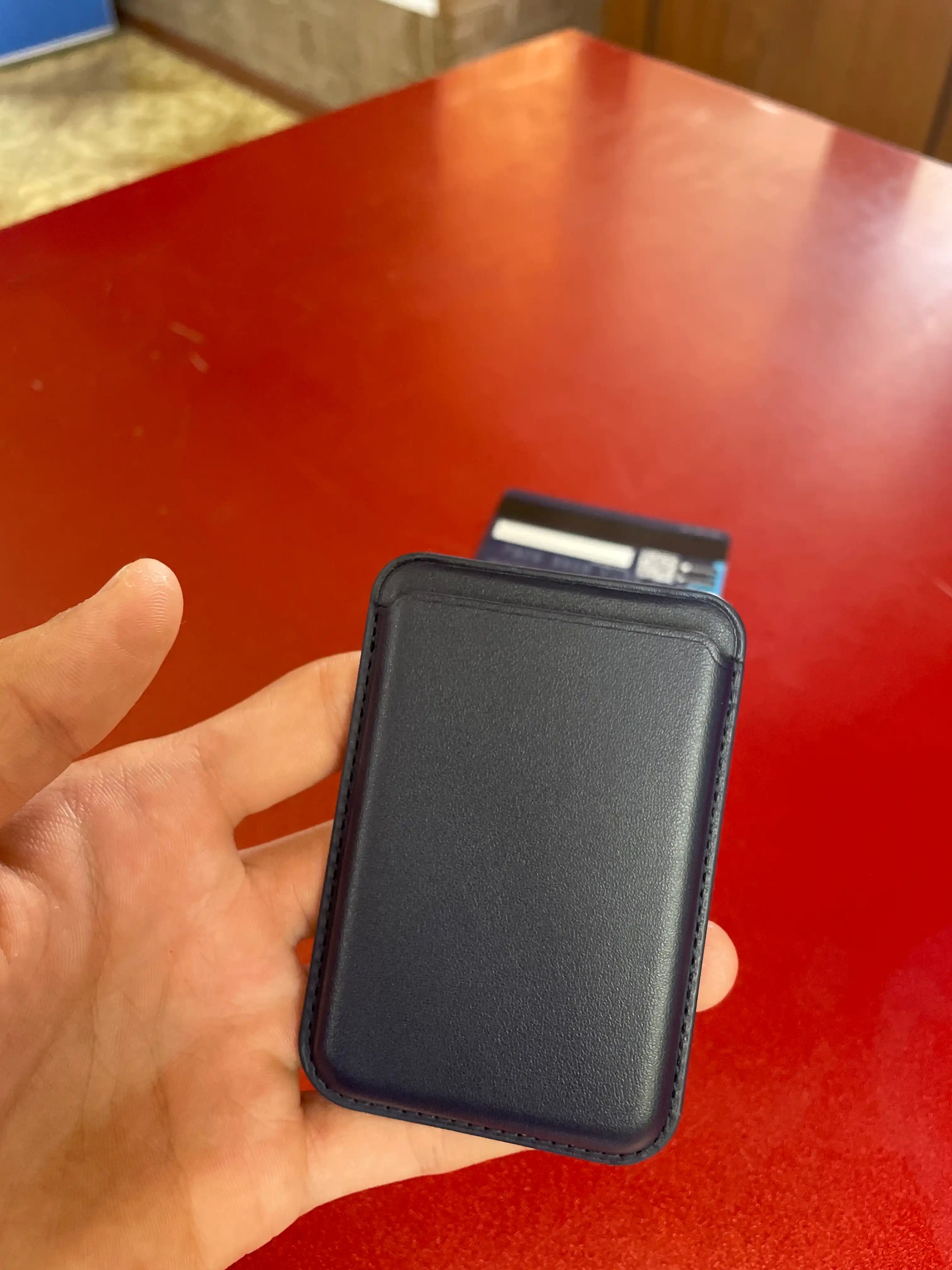 iPhone uchun MagSafe kartxolder, bank kartalari uchun