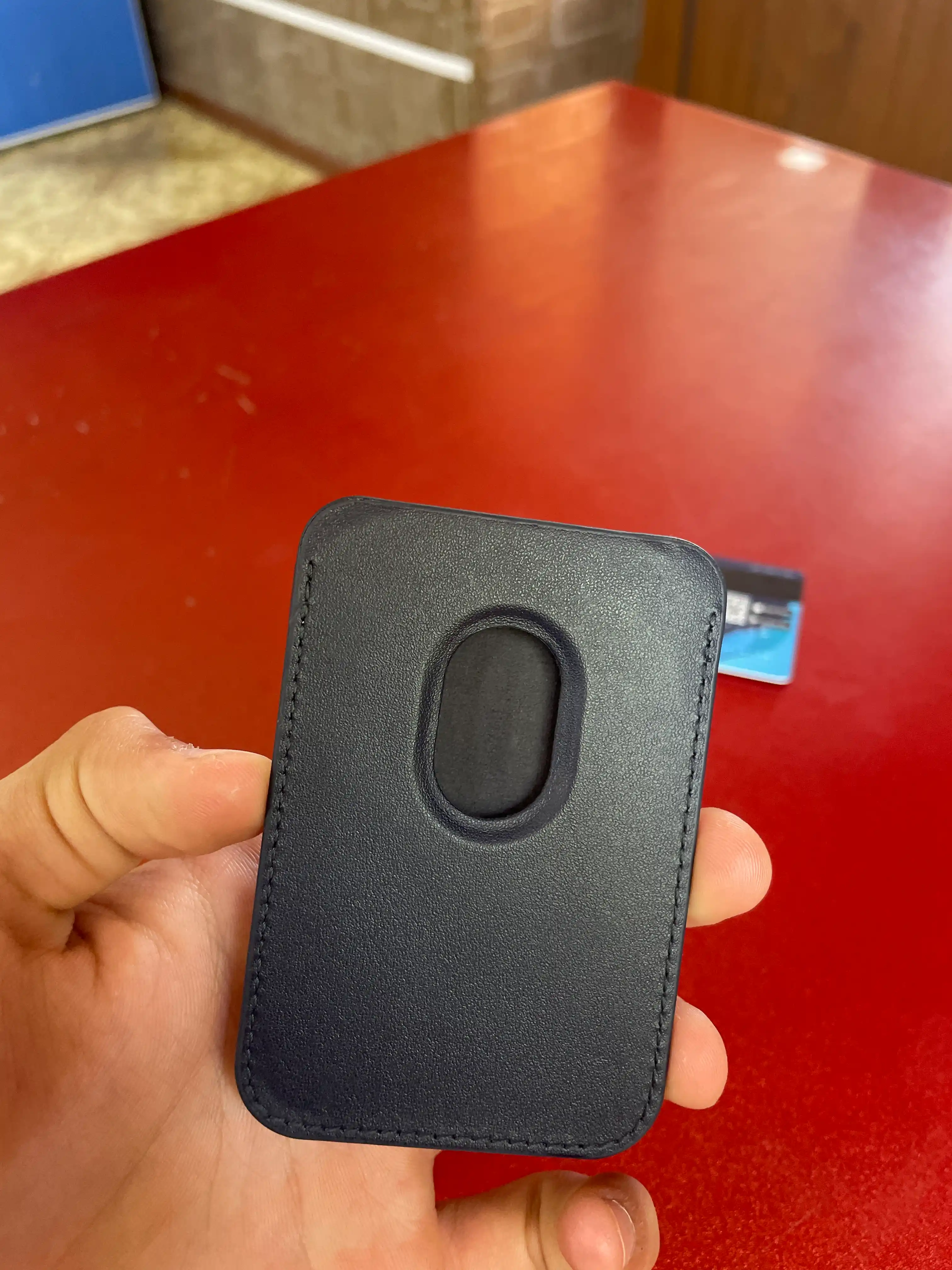 iPhone uchun MagSafe kartxolder, bank kartalari uchun