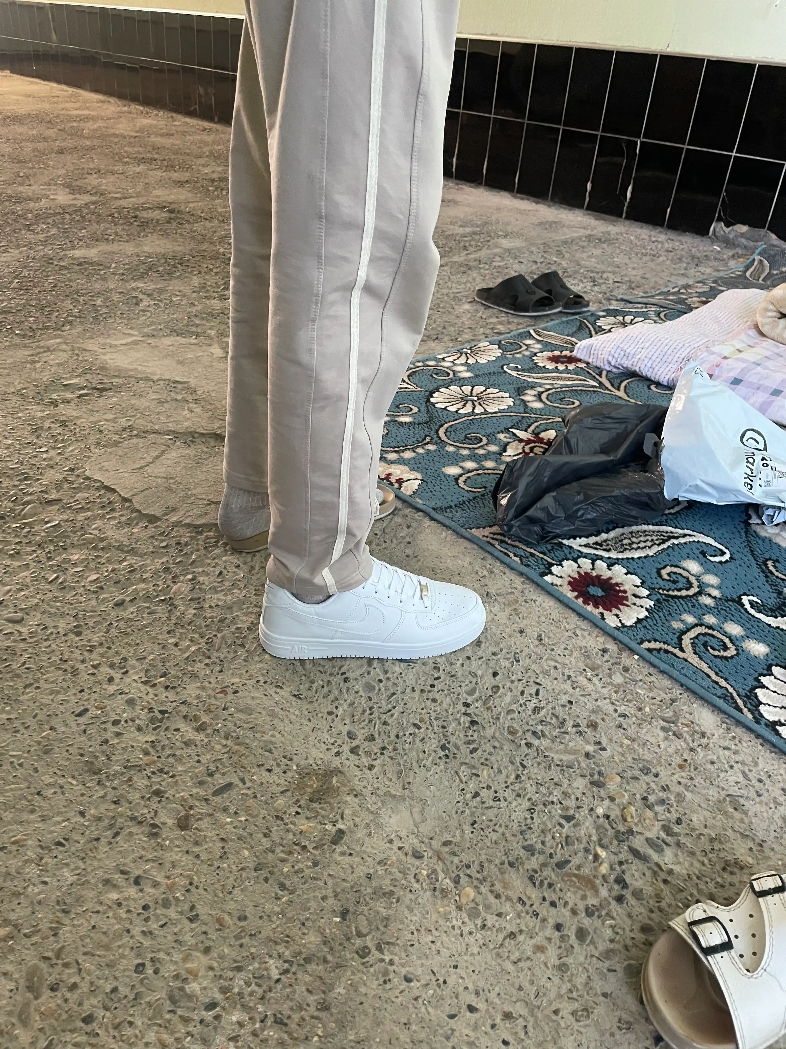 Erkaklar uchun kuzgi krossovkalar AIR FORCE1 CLASIC universal sifatli krossovkalar