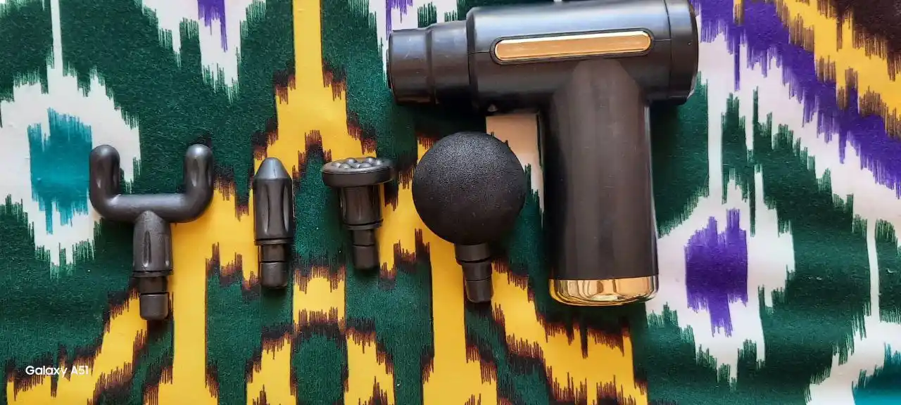 Massajor, pistolet bilan zarba berish, tana, orqa, bo‘yinni massaj qilish apparati